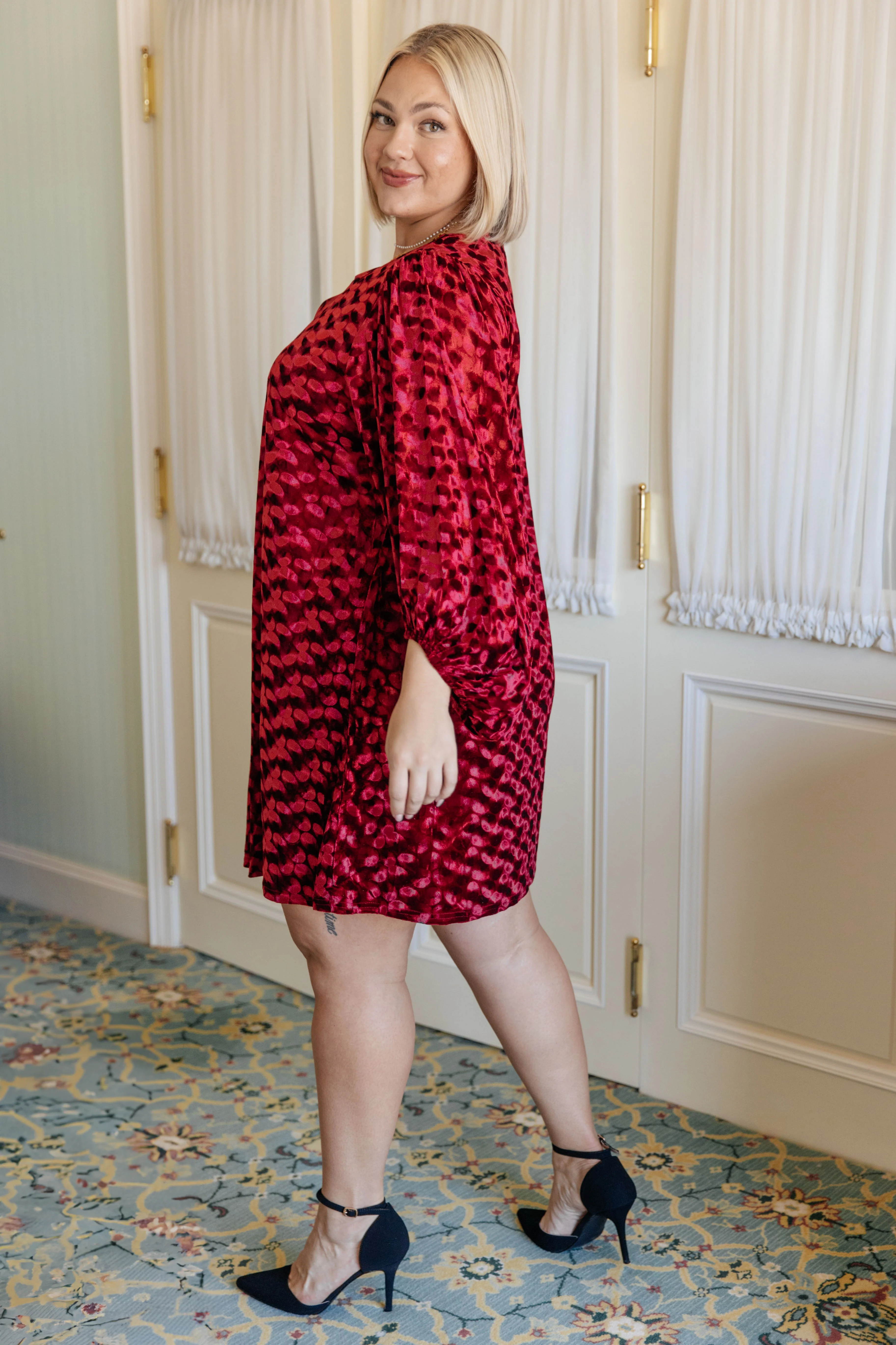Regal Radiance V-Neck Velvet Dress - 11/20/2023 - Image 7