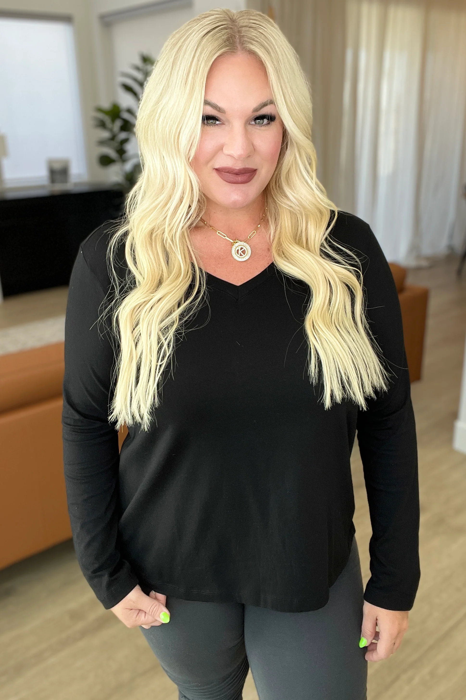 Relaxed Fit Long Sleeve V-Neck Top in Black - 9/13/2023 - Image 3
