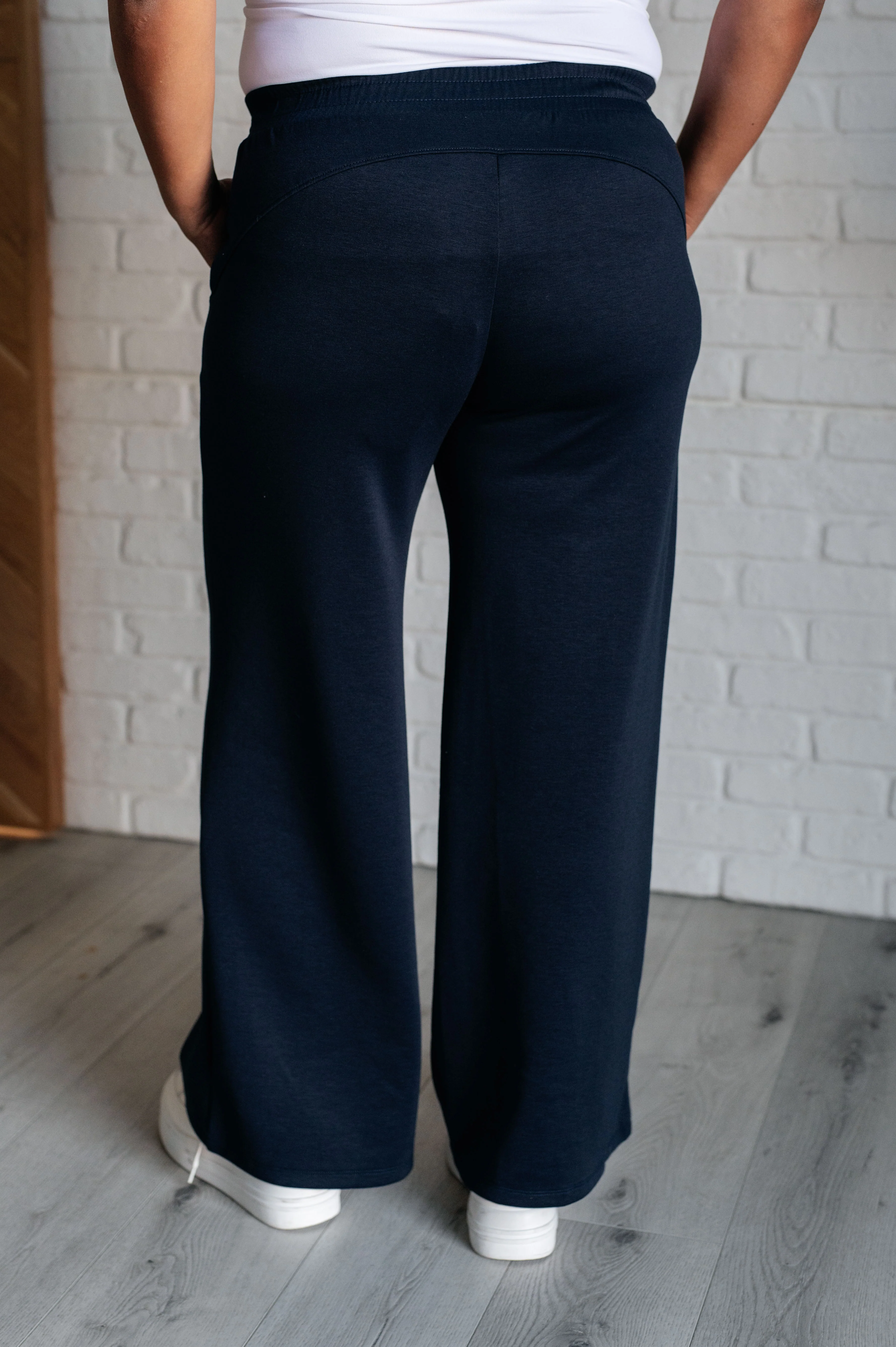 Resort Travel Wide Leg Crop Pant in Navy - 8/14/2025 - Image 10