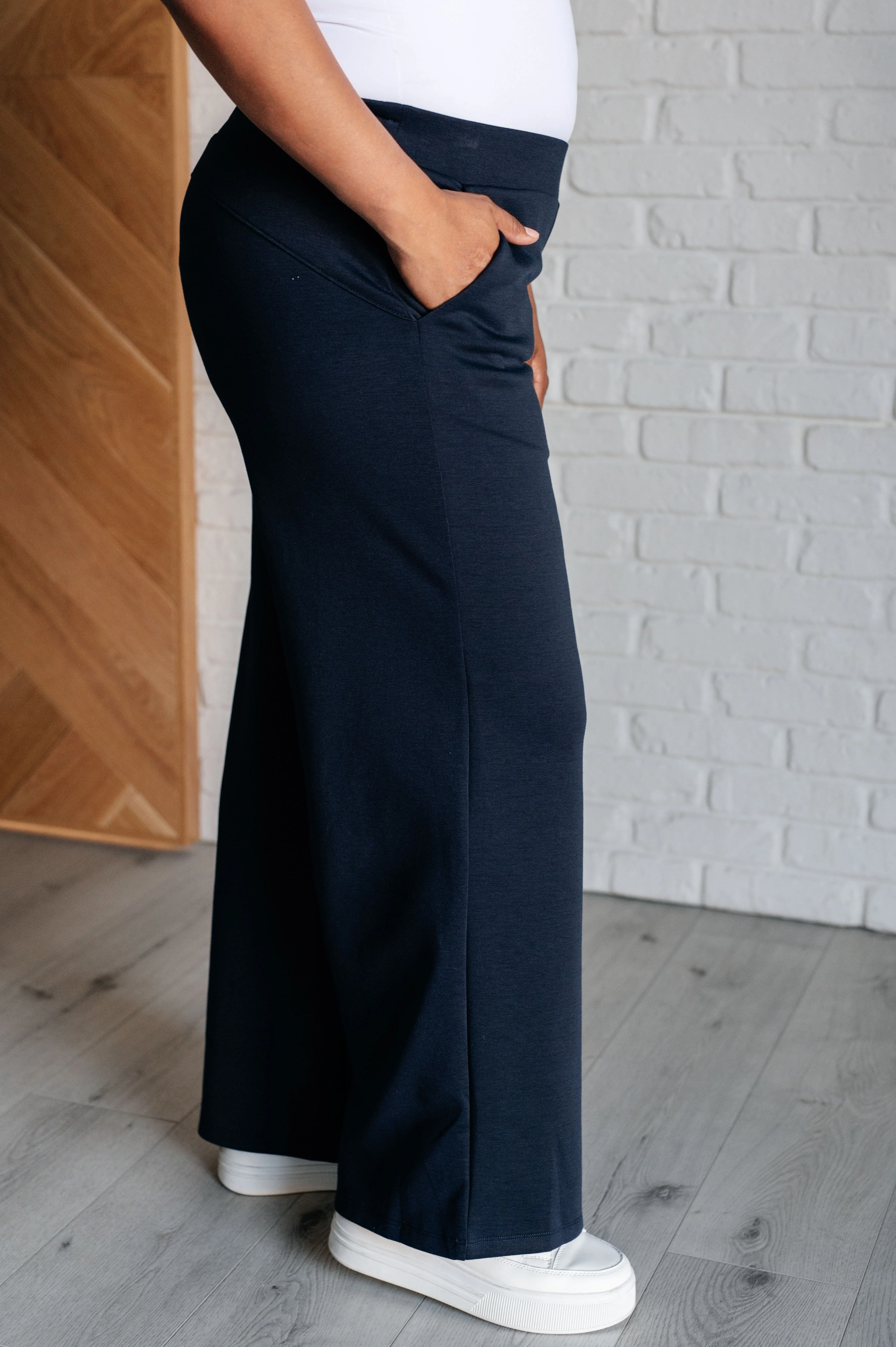 Resort Travel Wide Leg Crop Pant in Navy - 8/14/2025 - Image 8
