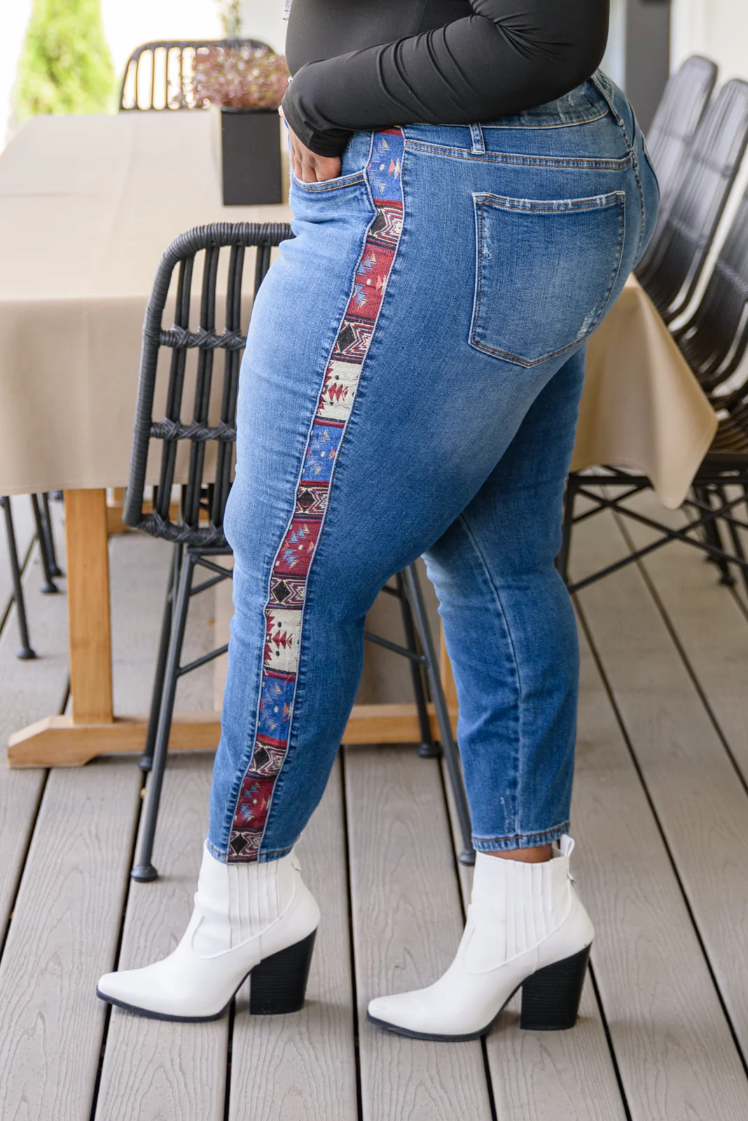 Rio Western Print Relaxed Jeans - 8/25/2022 - Image 11
