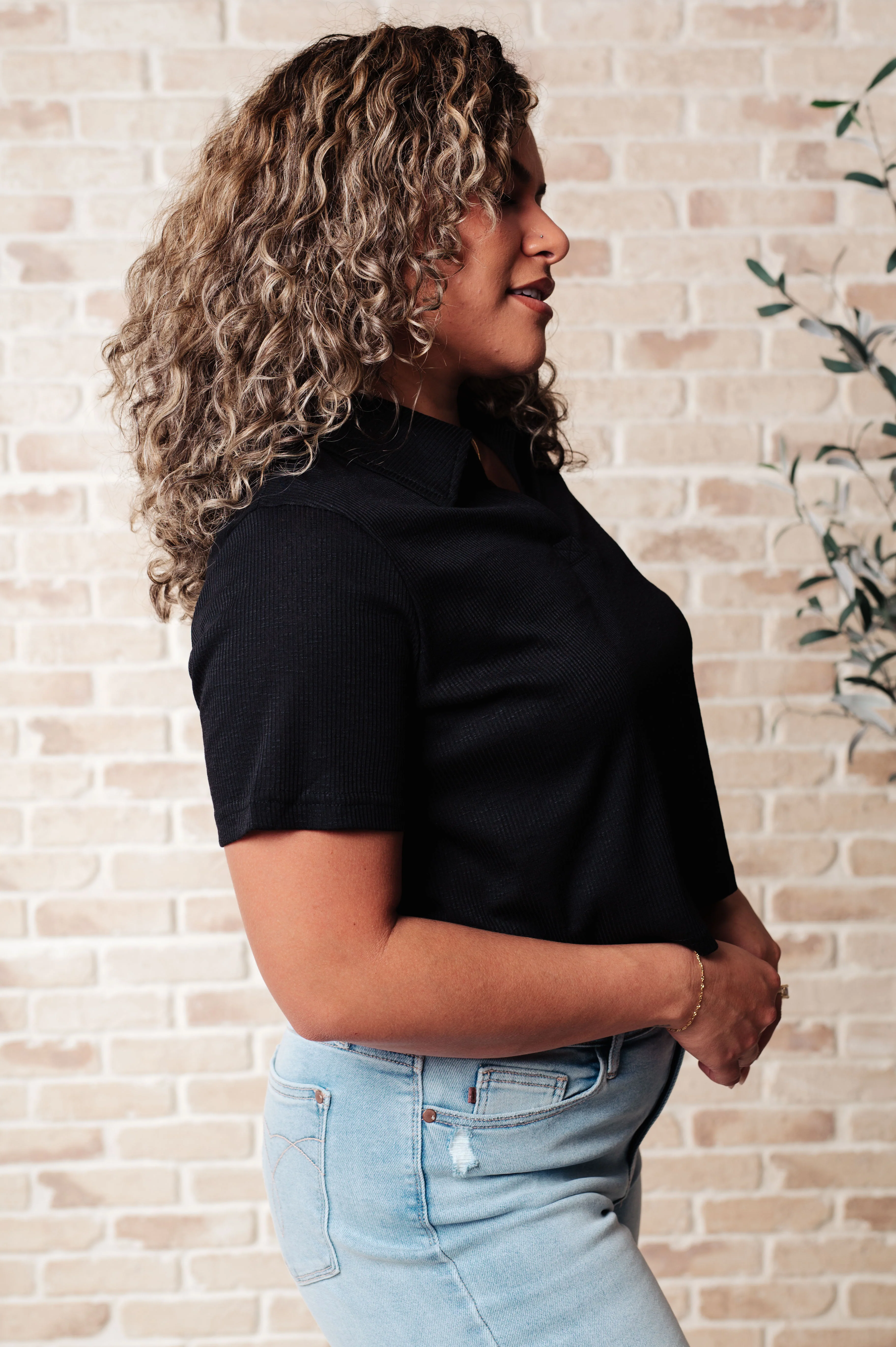 Rory Ribbed Cropped Tennis Tee in Black - 7/3/2024 - Image 5