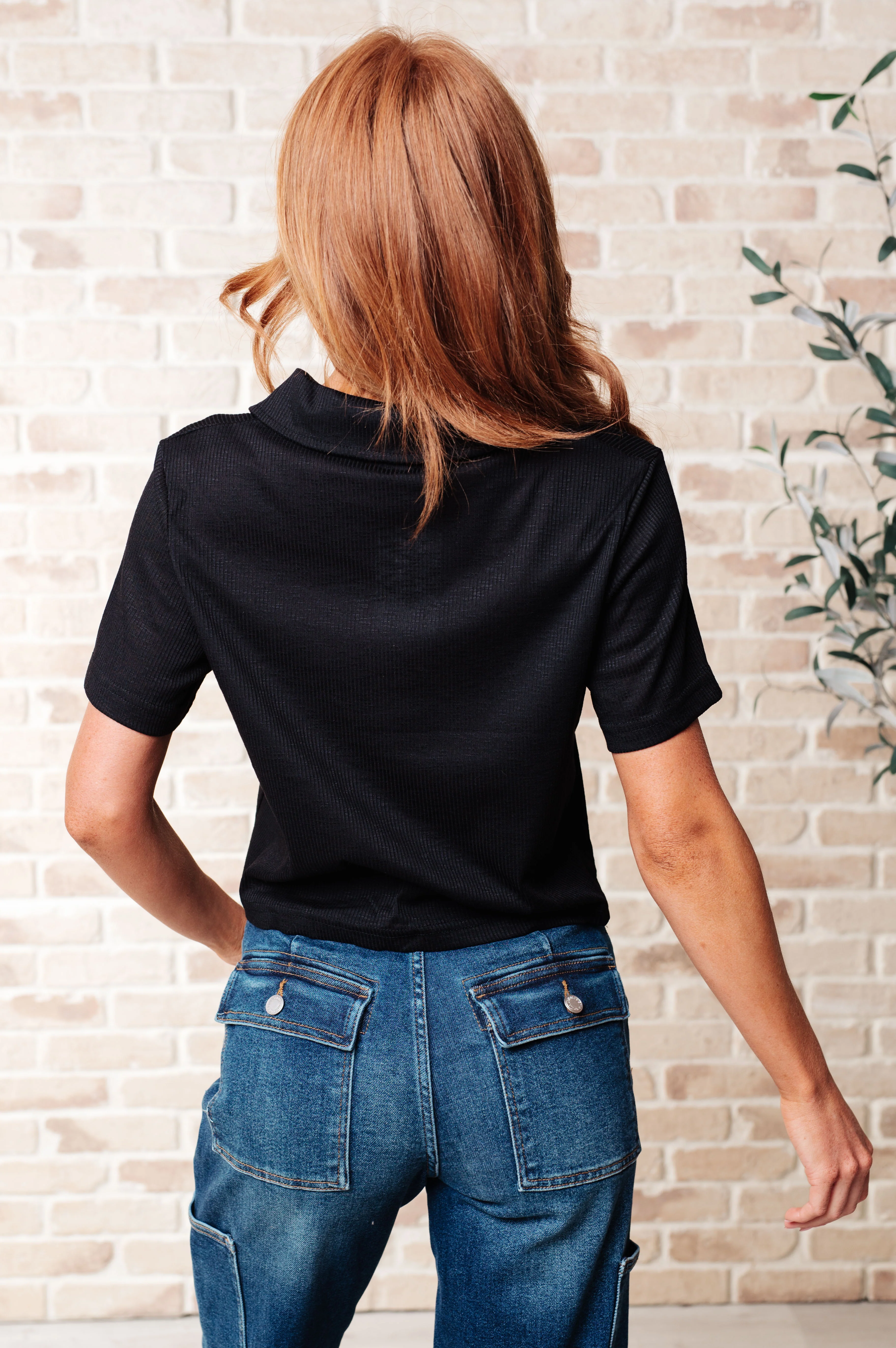 Rory Ribbed Cropped Tennis Tee in Black - 7/3/2024 - Image 6