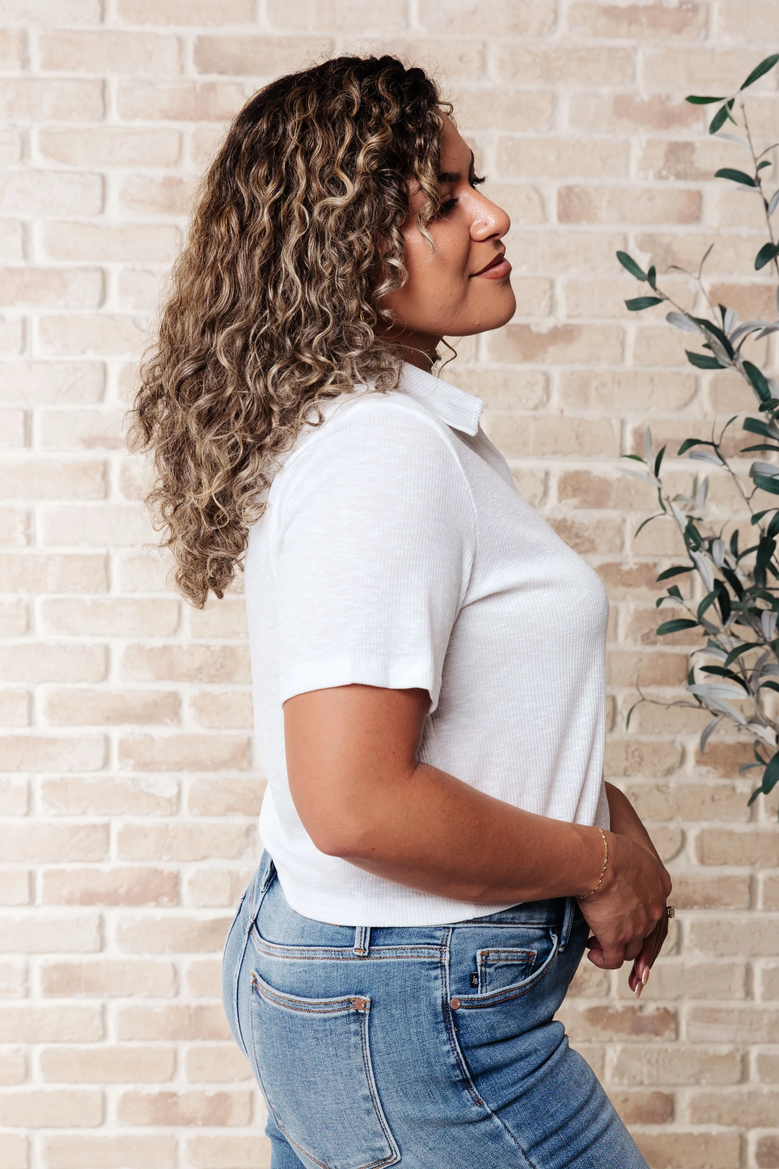 Rory Ribbed Cropped Tennis Tee in White - 7/3/2024 - Image 7