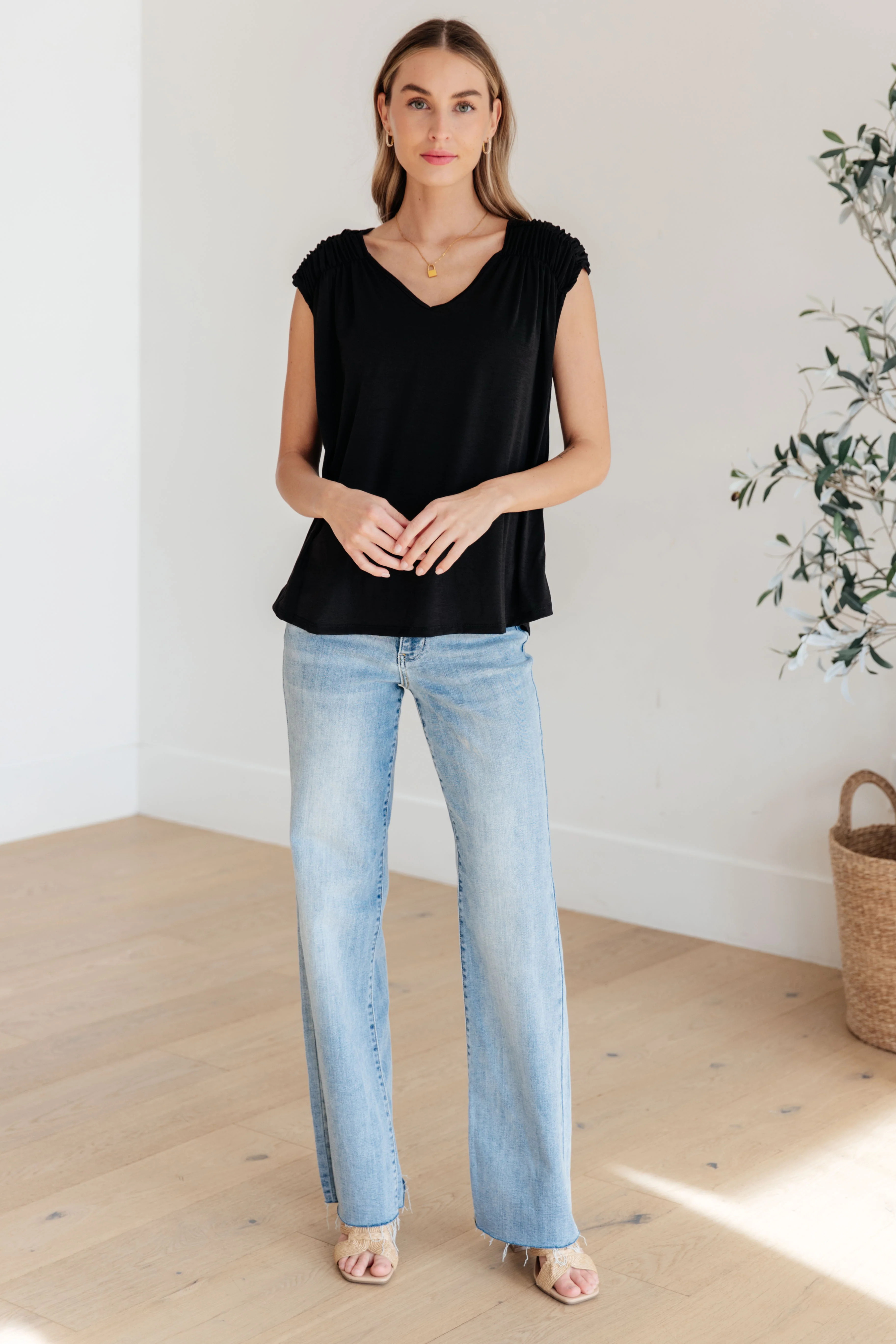 Ruched Cap Sleeve Top in Black - 3/22/2024 - Image 4