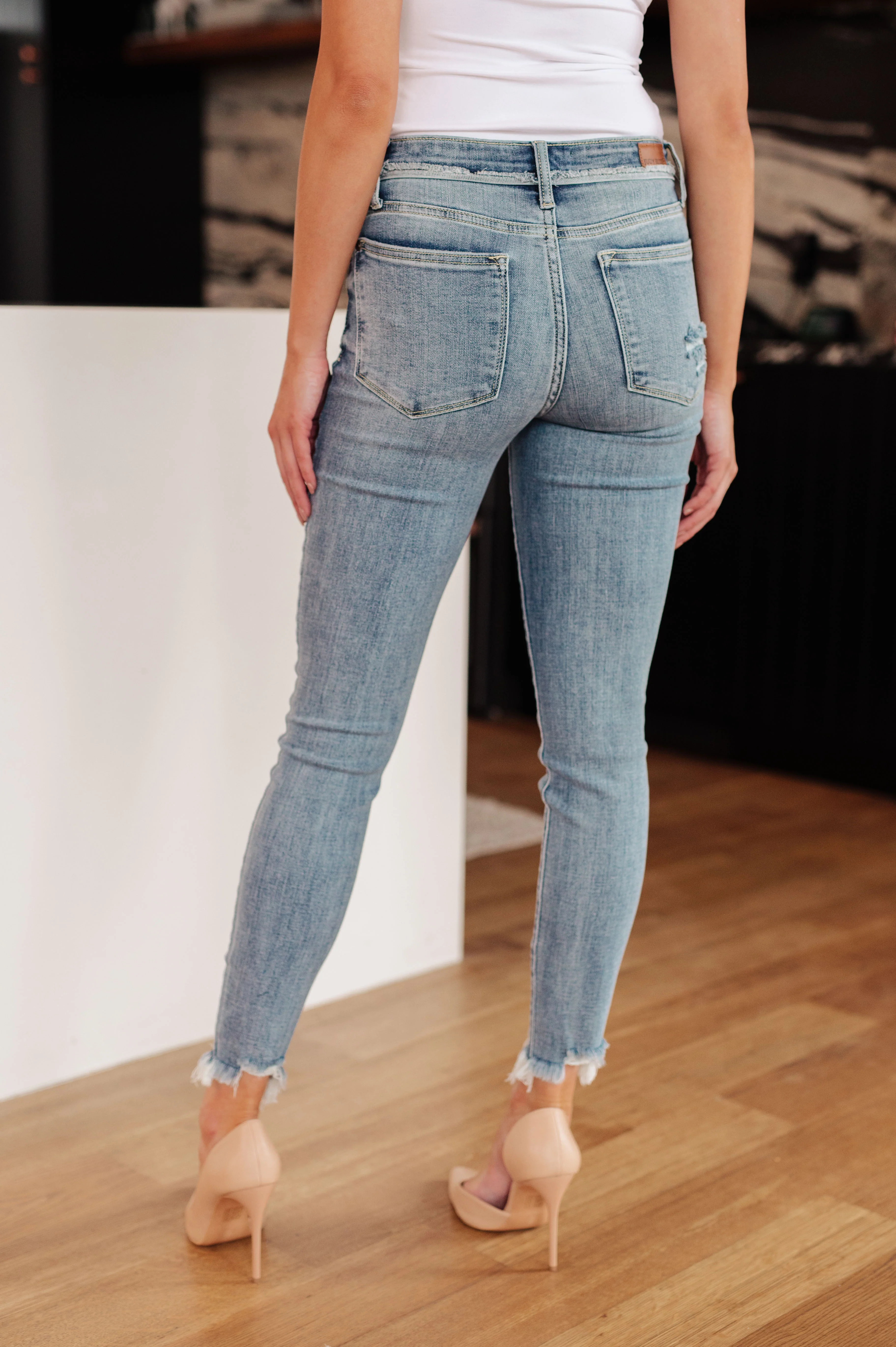 Sherry Mid Rise Release Waistband Detail Skinny - 12/6/2023 - Image 7