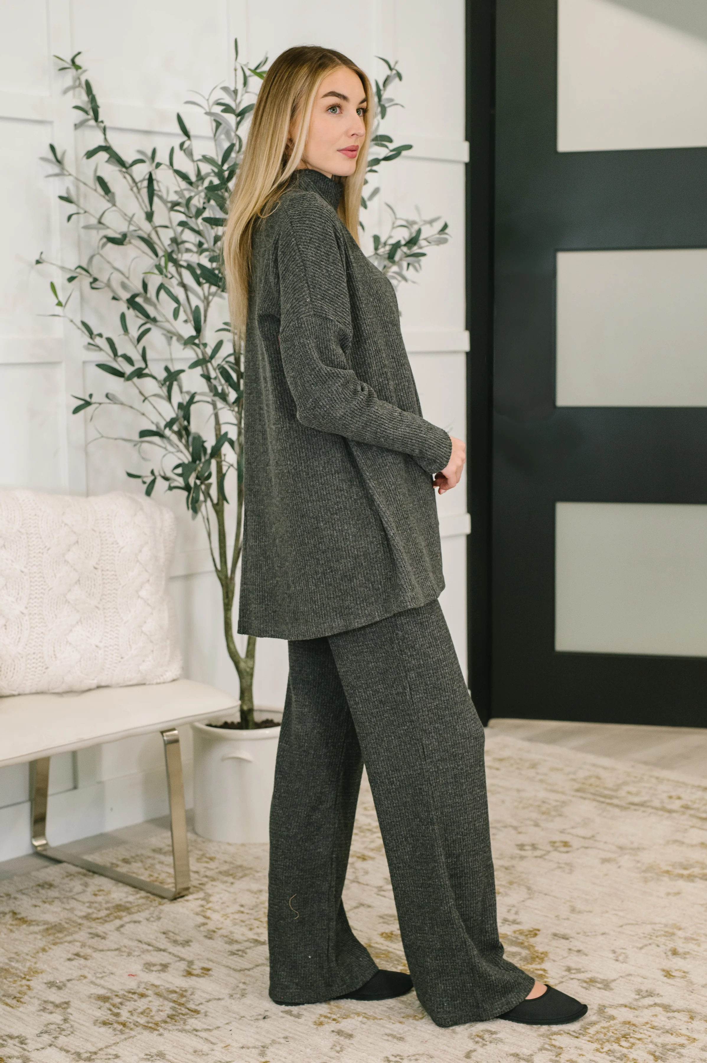 Signature Open Front Cardigan Set in Black - 12/16/2025 - Image 3