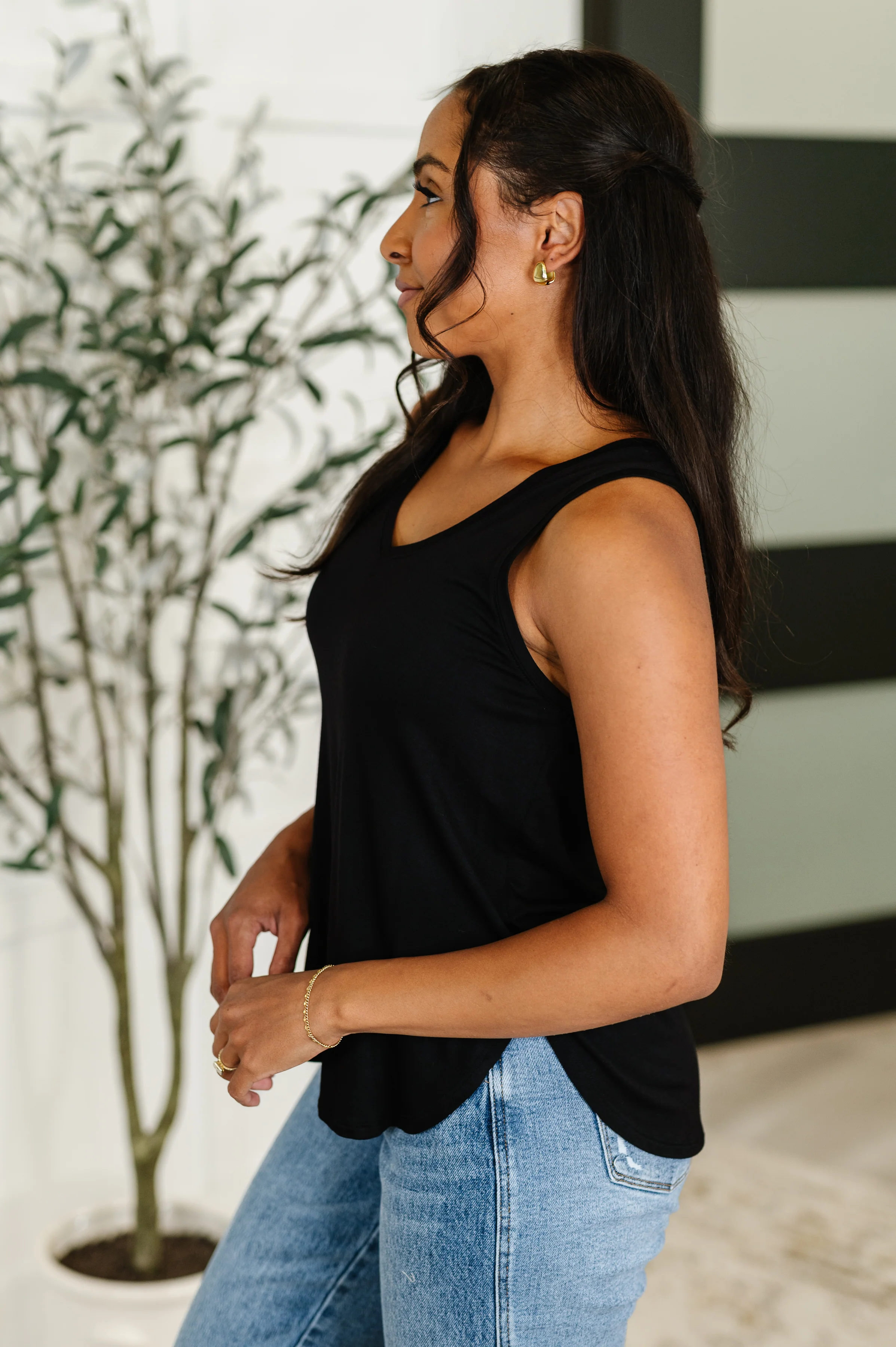 Simpler Times Basic V-Neck Tank in Black - 6/10/2025 - Image 3