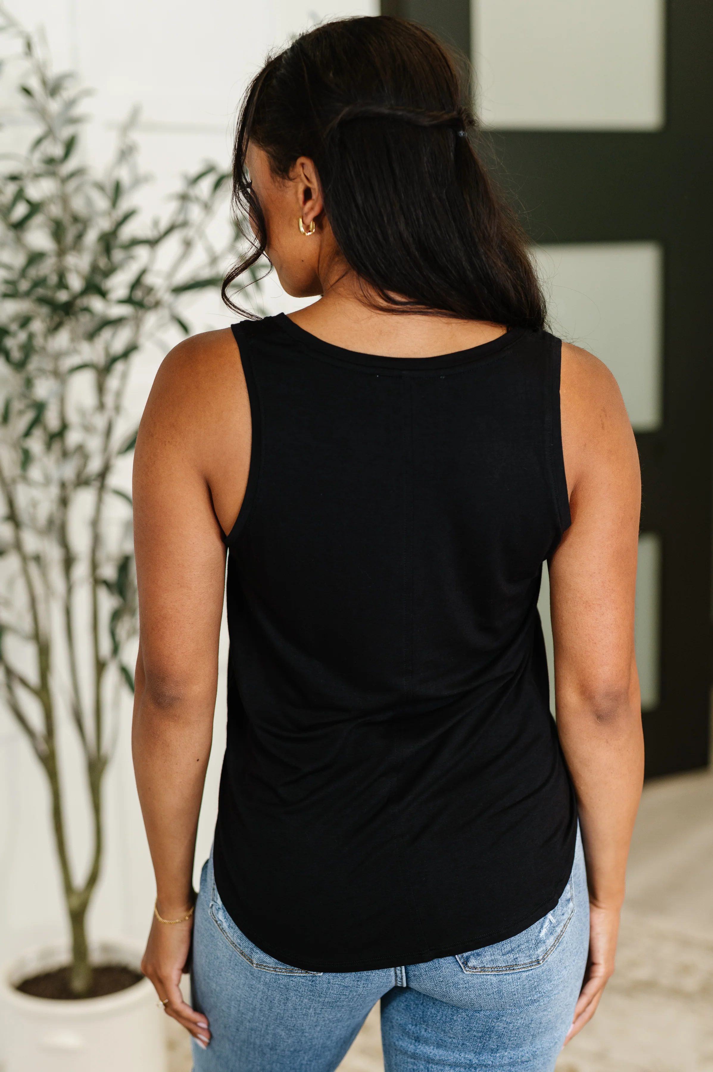 Simpler Times Basic V-Neck Tank in Black - 6/10/2025 - Image 4