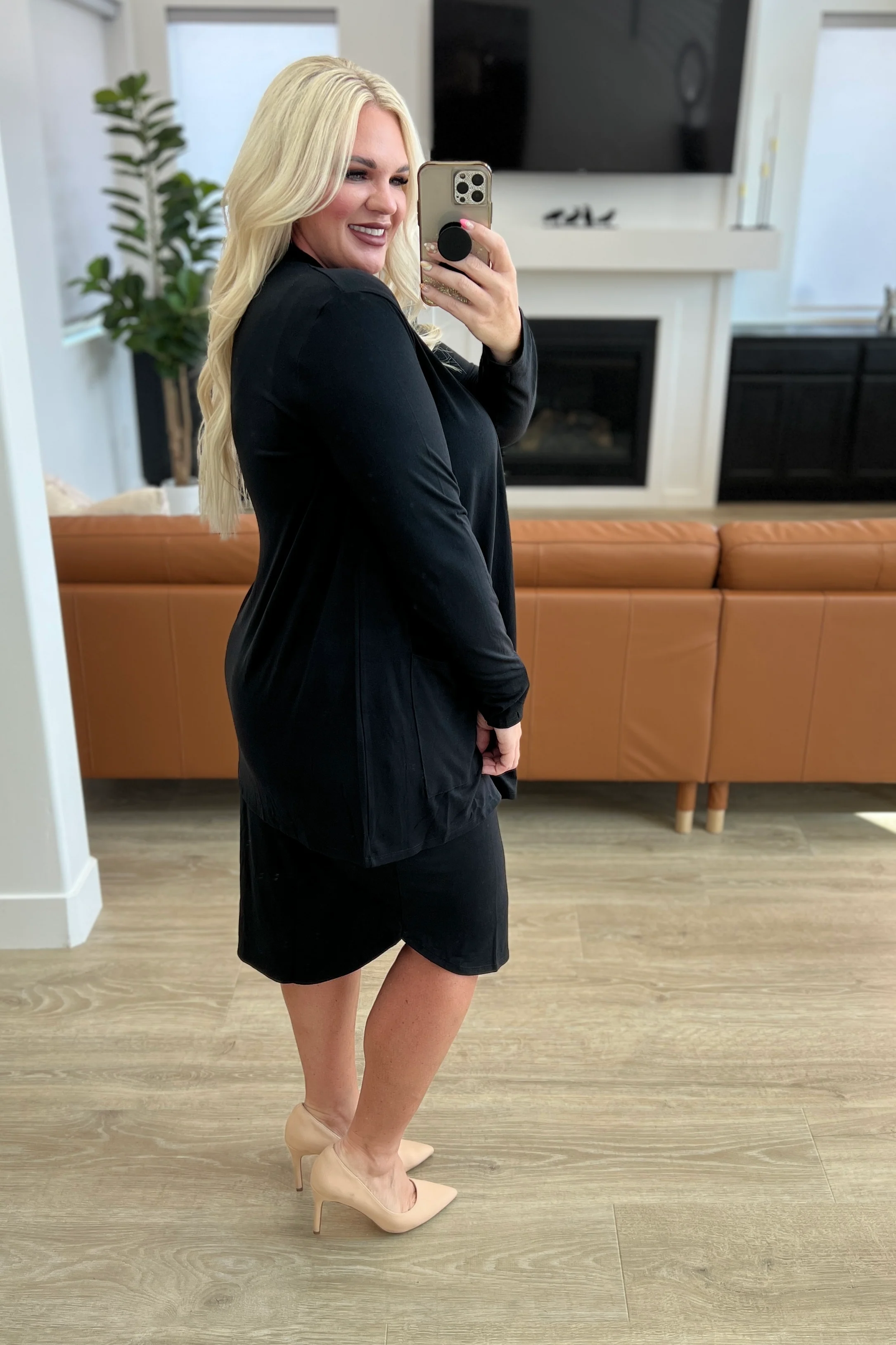 Slouchy Pocket Open Cardigan in Black - 9/27/2023 - Image 3