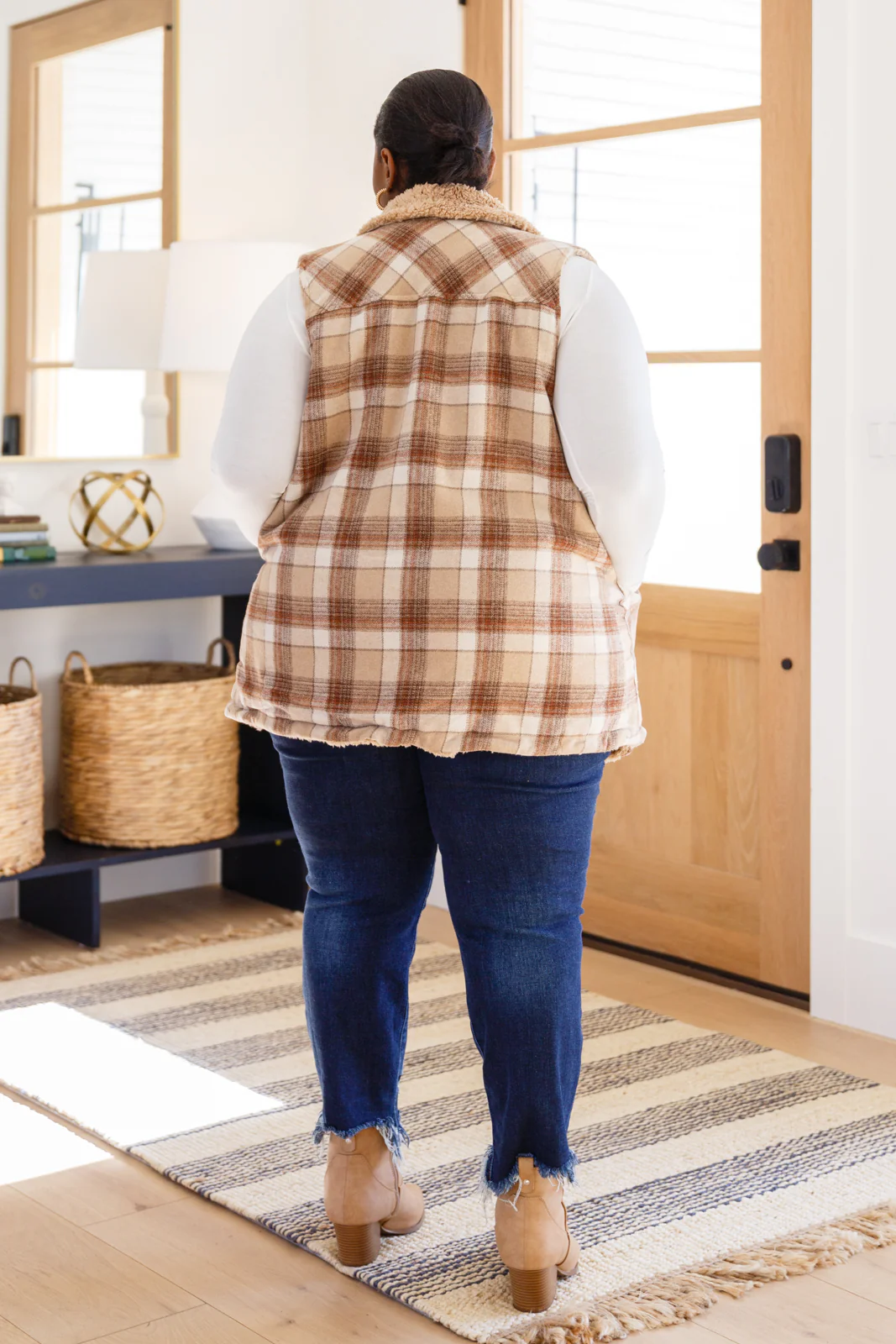 Snug And Stylish Plaid Fur Lined Wide Collar Vest - 11/8/2022 - Image 14