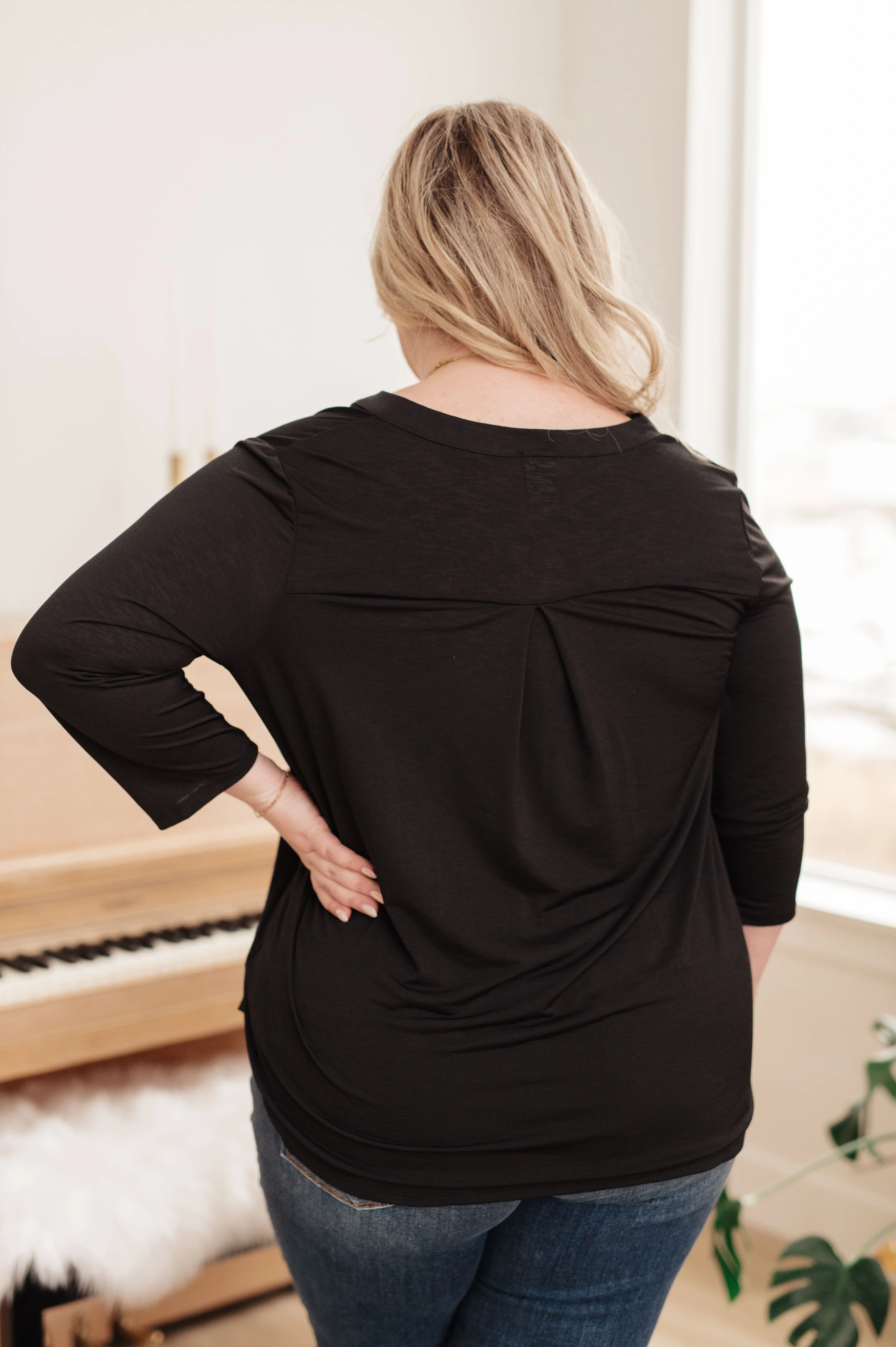 So Outstanding Top in Black - 12/19/2023 - Image 8