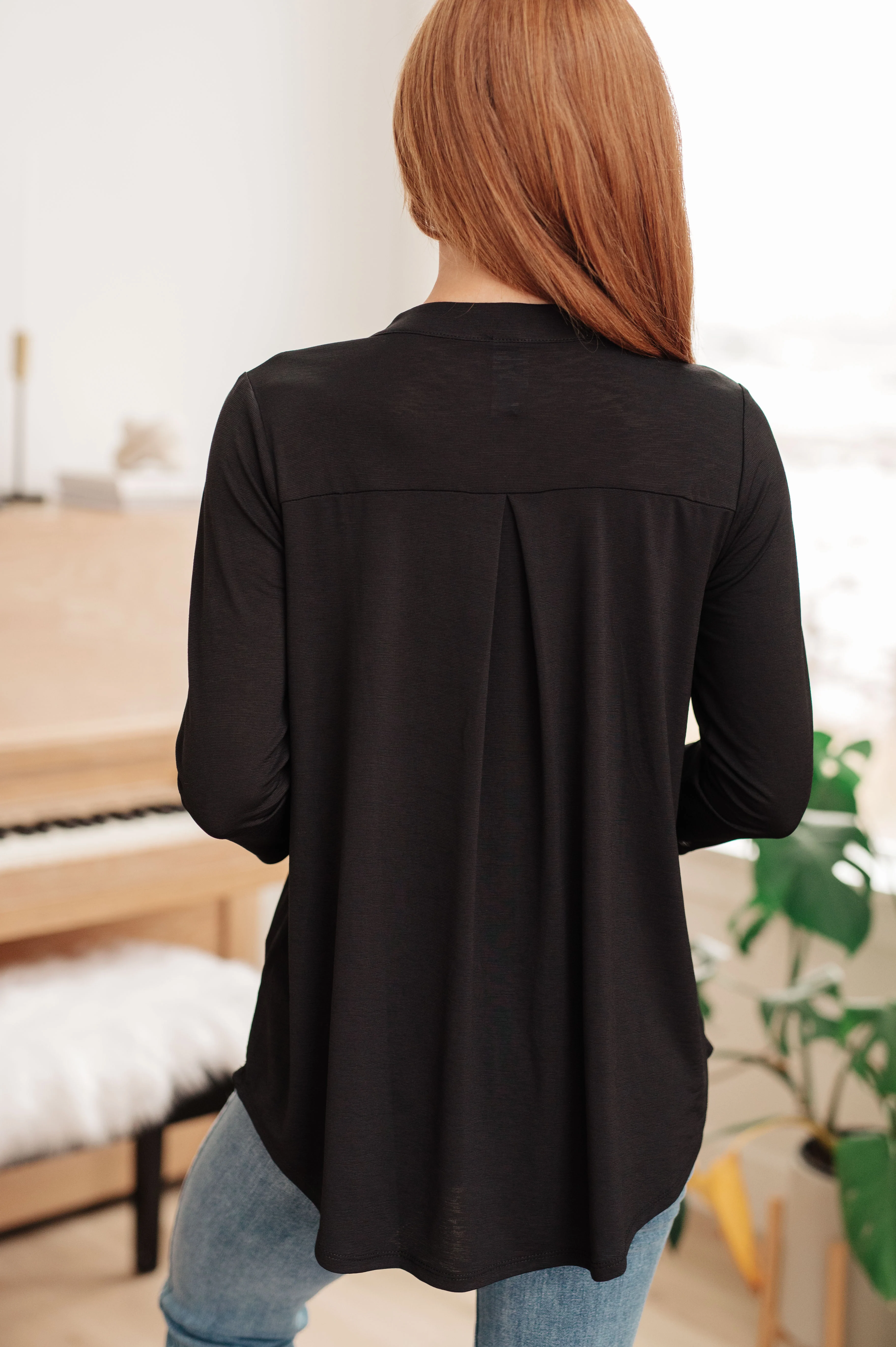 So Outstanding Top in Black - 12/19/2023 - Image 9