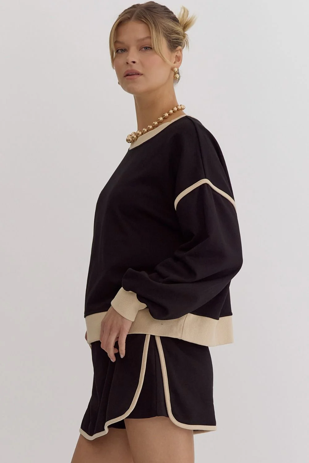 Solid Contrast Trim Long Sleeve Top in Black - Image 2
