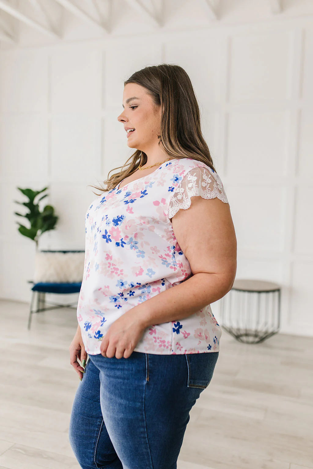 Still the One Lace Sleeve Floral Top - 6/29/2023 - Image 5