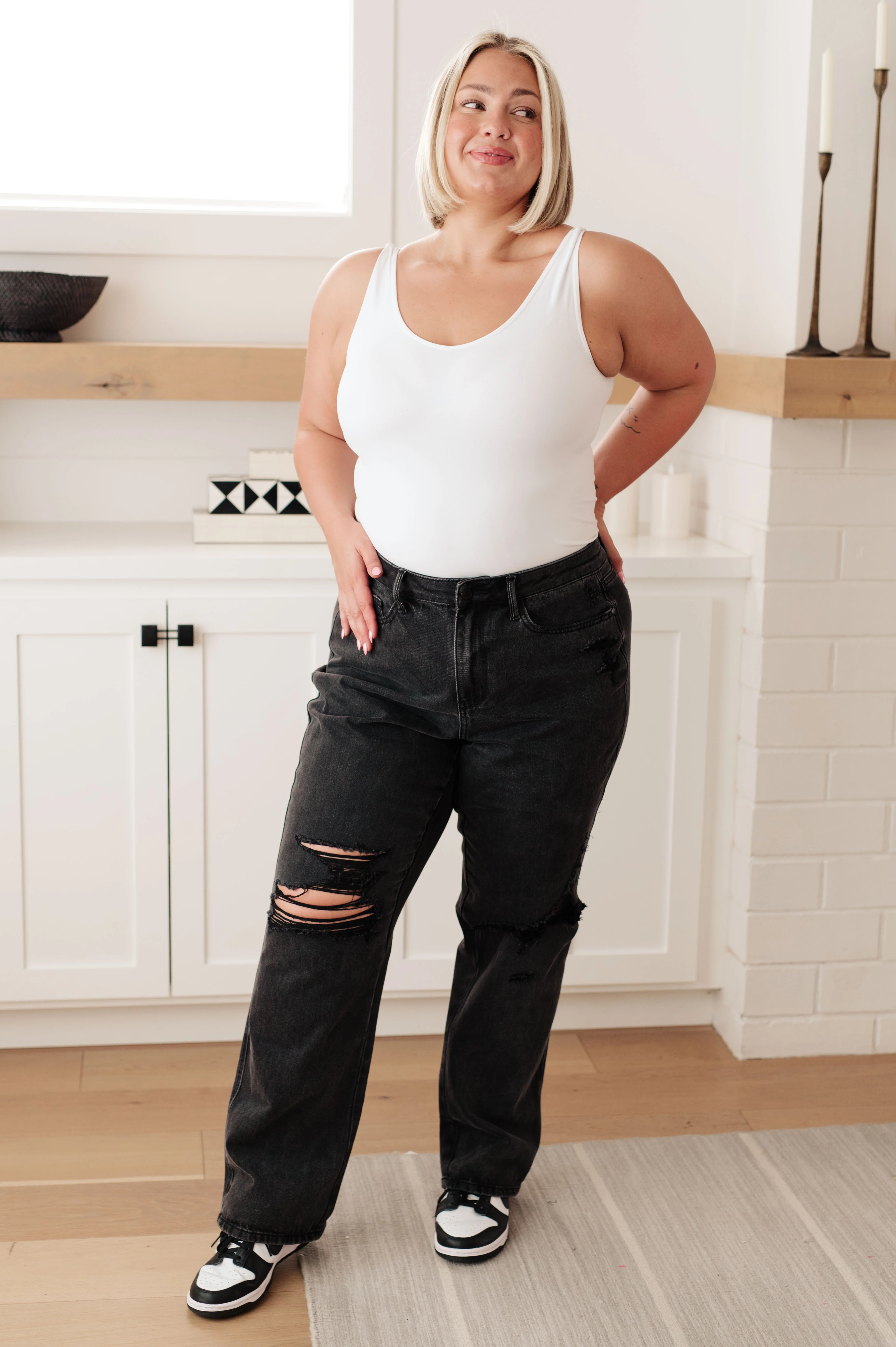 Susannah High Rise Rigid Magic 90's Distressed Straight Jeans in Black - 10/18/2023 - Image 3