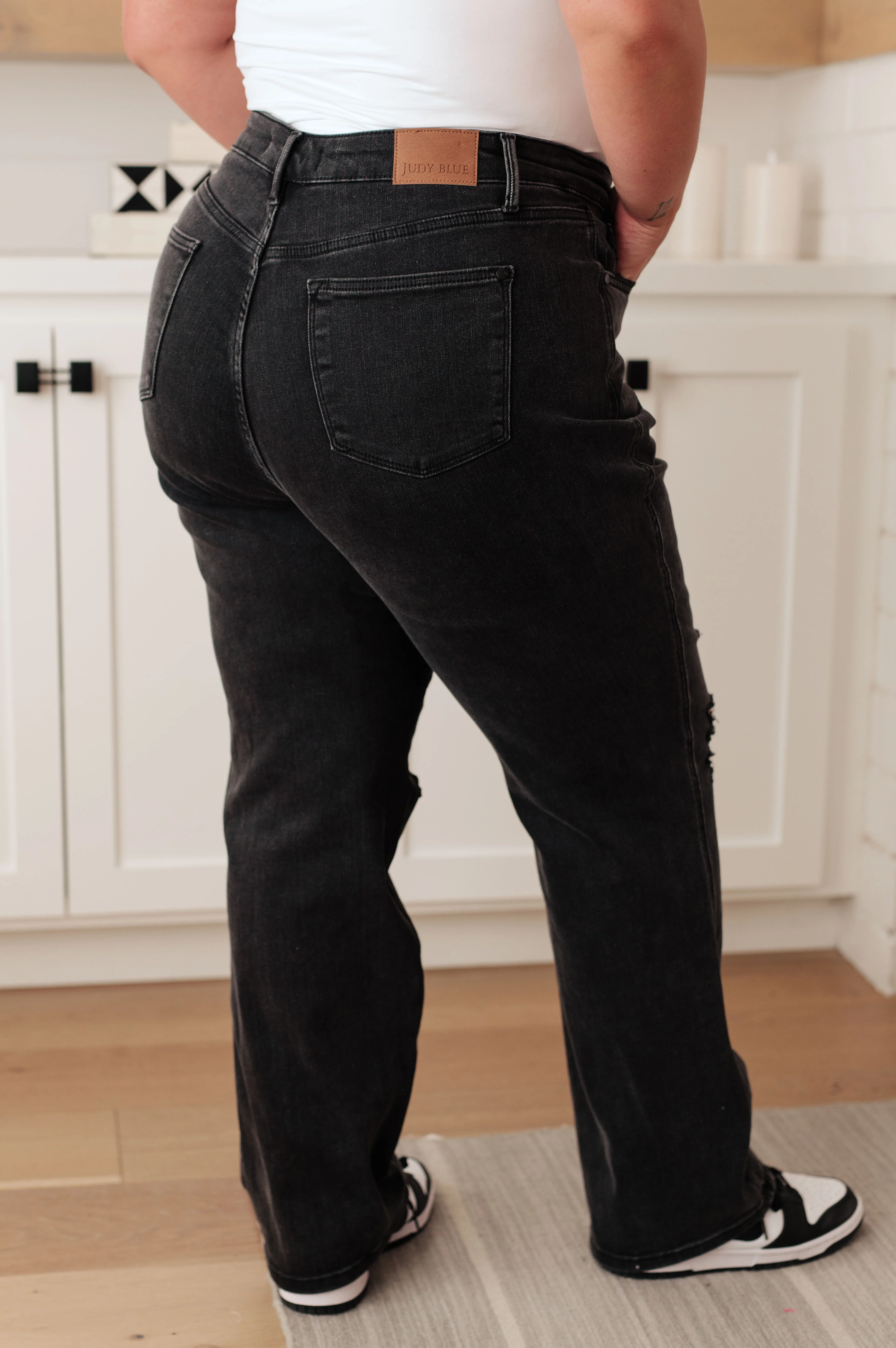 Susannah High Rise Rigid Magic 90's Distressed Straight Jeans in Black - 10/18/2023 - Image 7