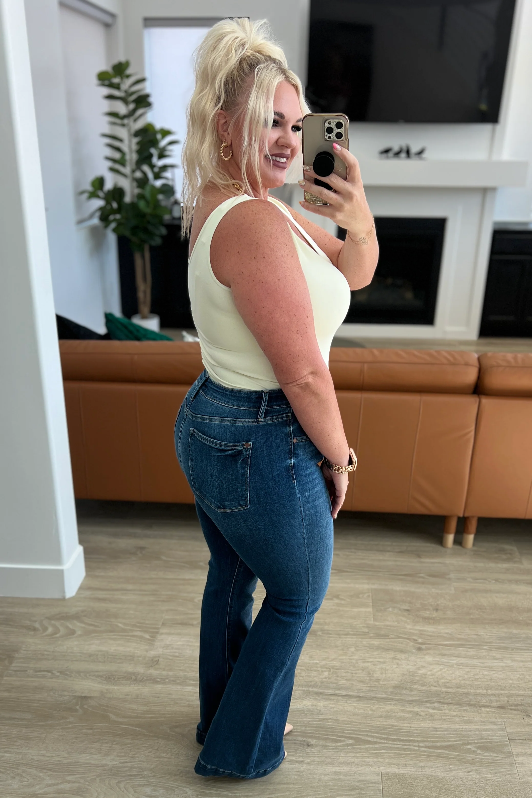 Sydney High Rise Trouser Flare Jeans - 9/20/2023 - Image 13