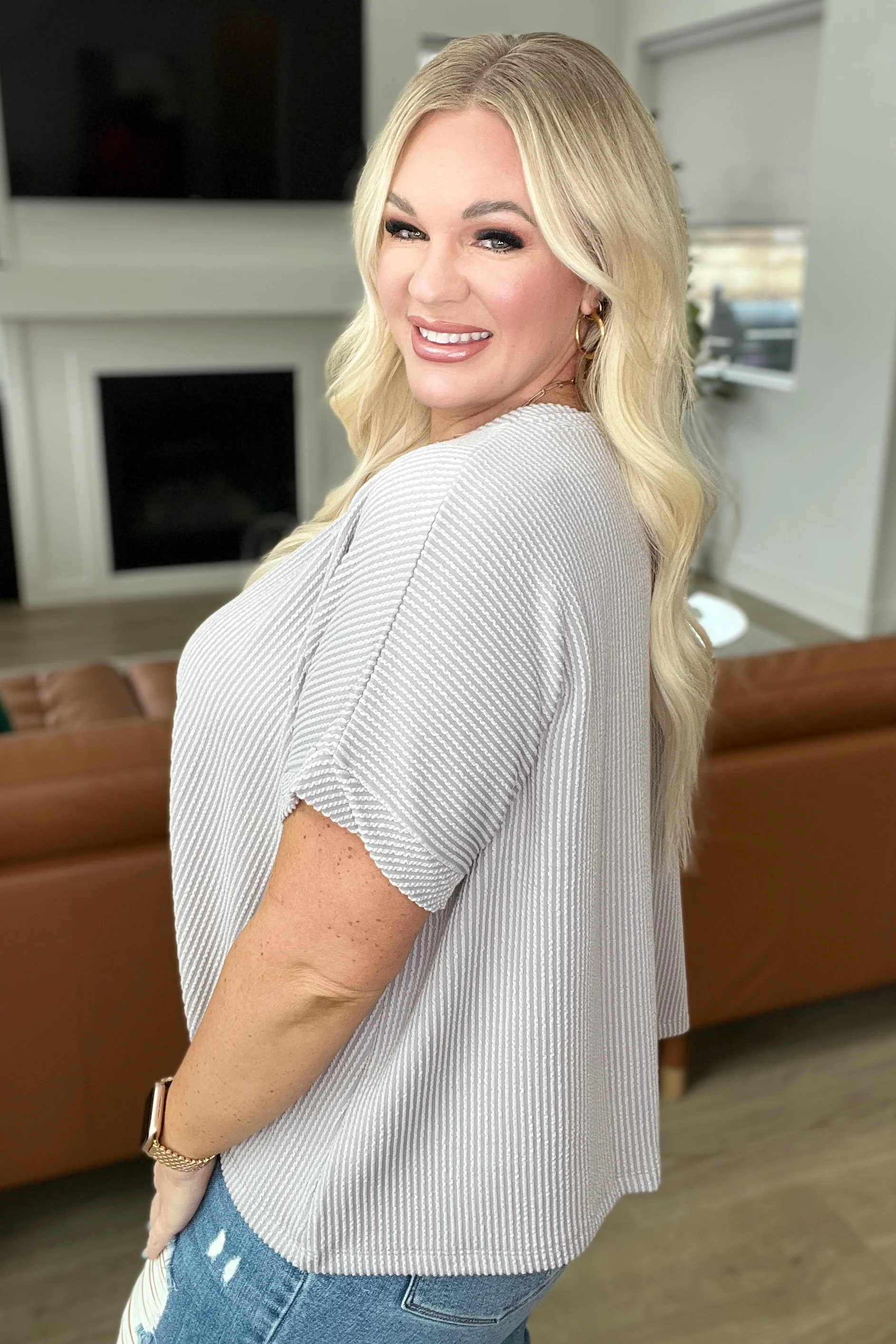 Textured Line Twisted Short Sleeve Top in Light Grey - 2/7/2024 - Image 3