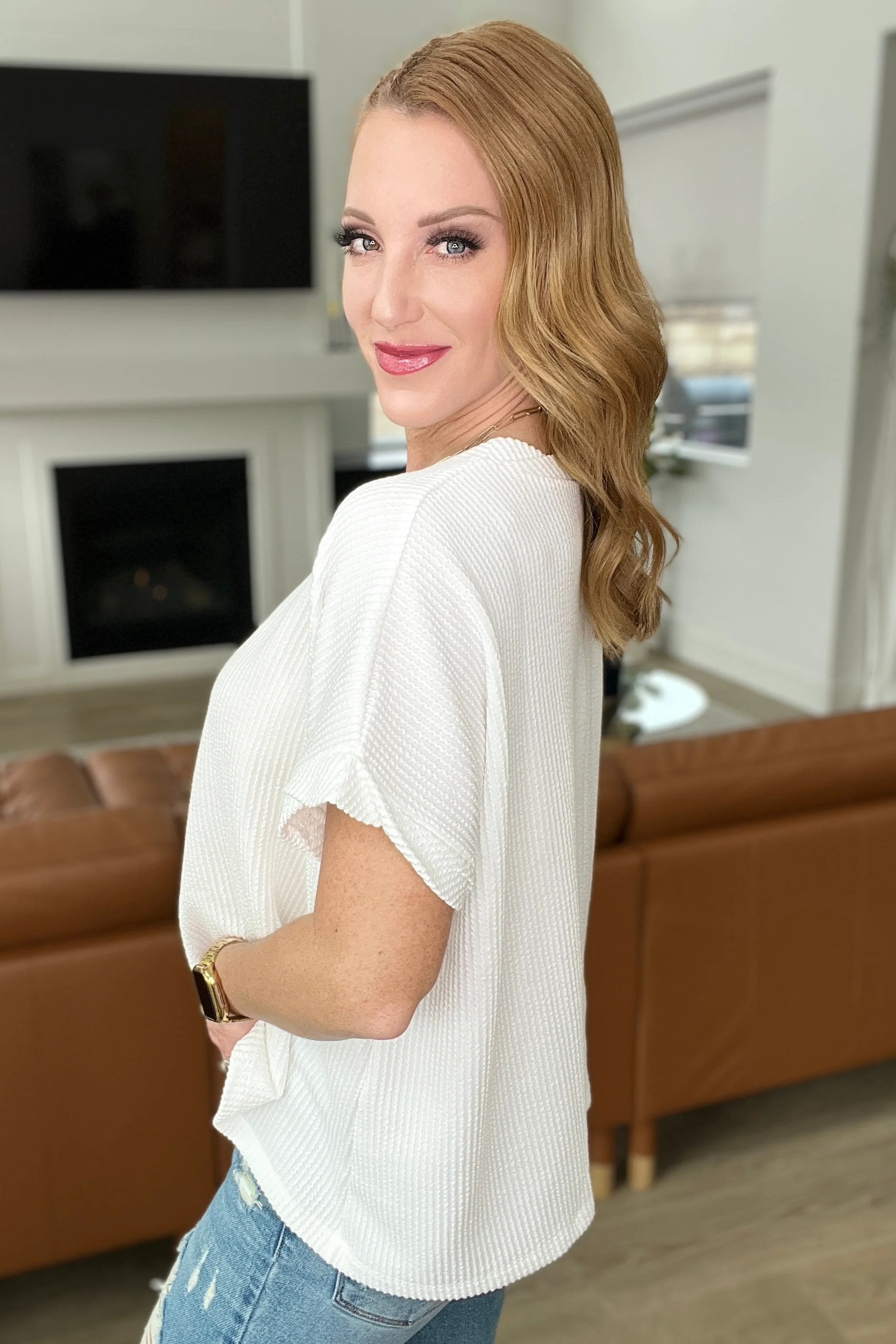 Textured Line Twisted Short Sleeve Top in Off White - 2/7/2024 - Image 4