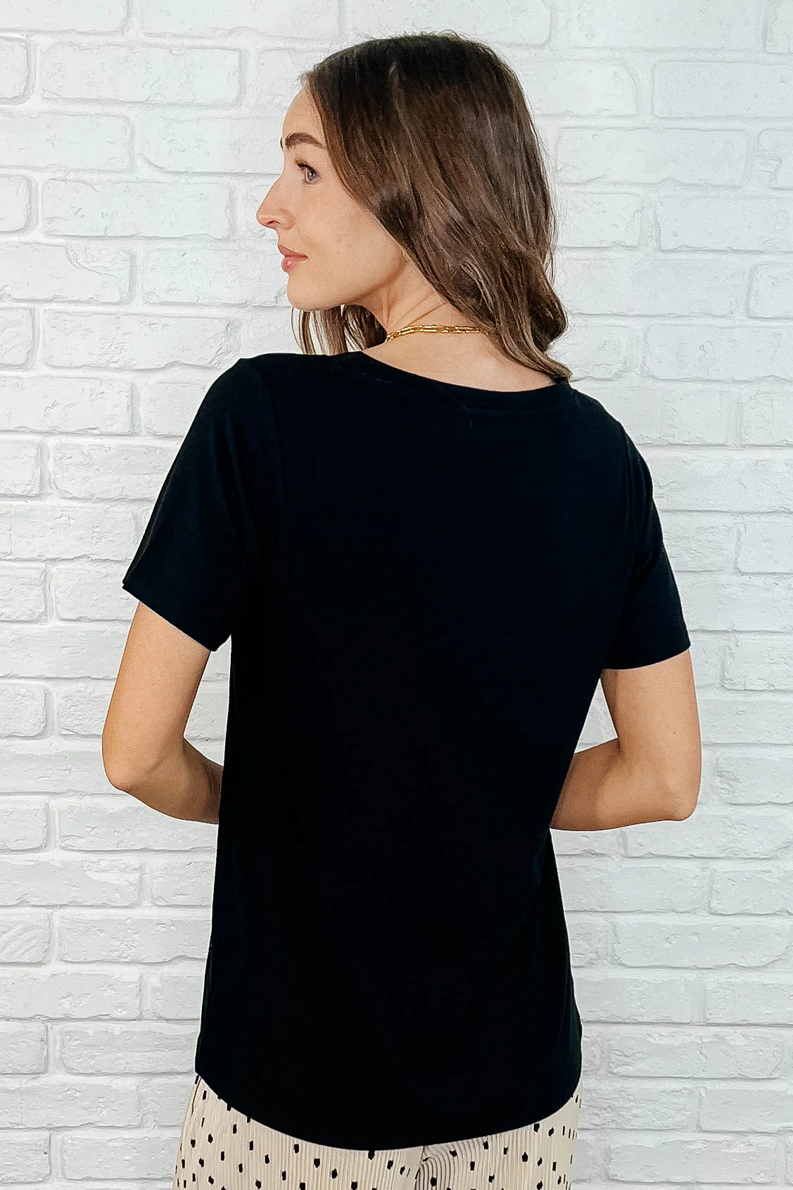 The Every Outfit Basic V-Neck Top in Black - 3/26/2025 - Image 4