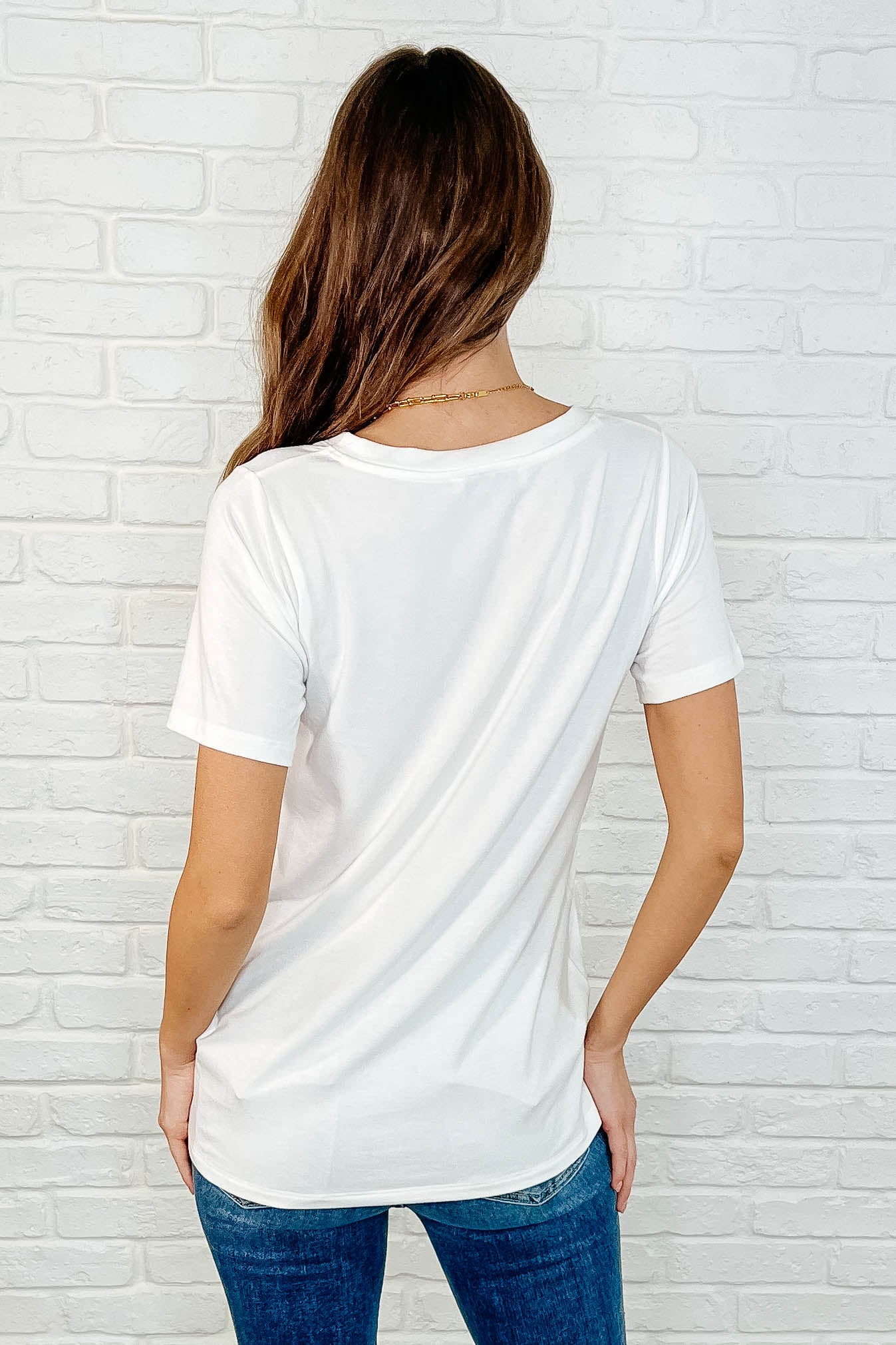 The Every Outfit Basic V-Neck Top in Off White - 3/26/2025 - Image 4