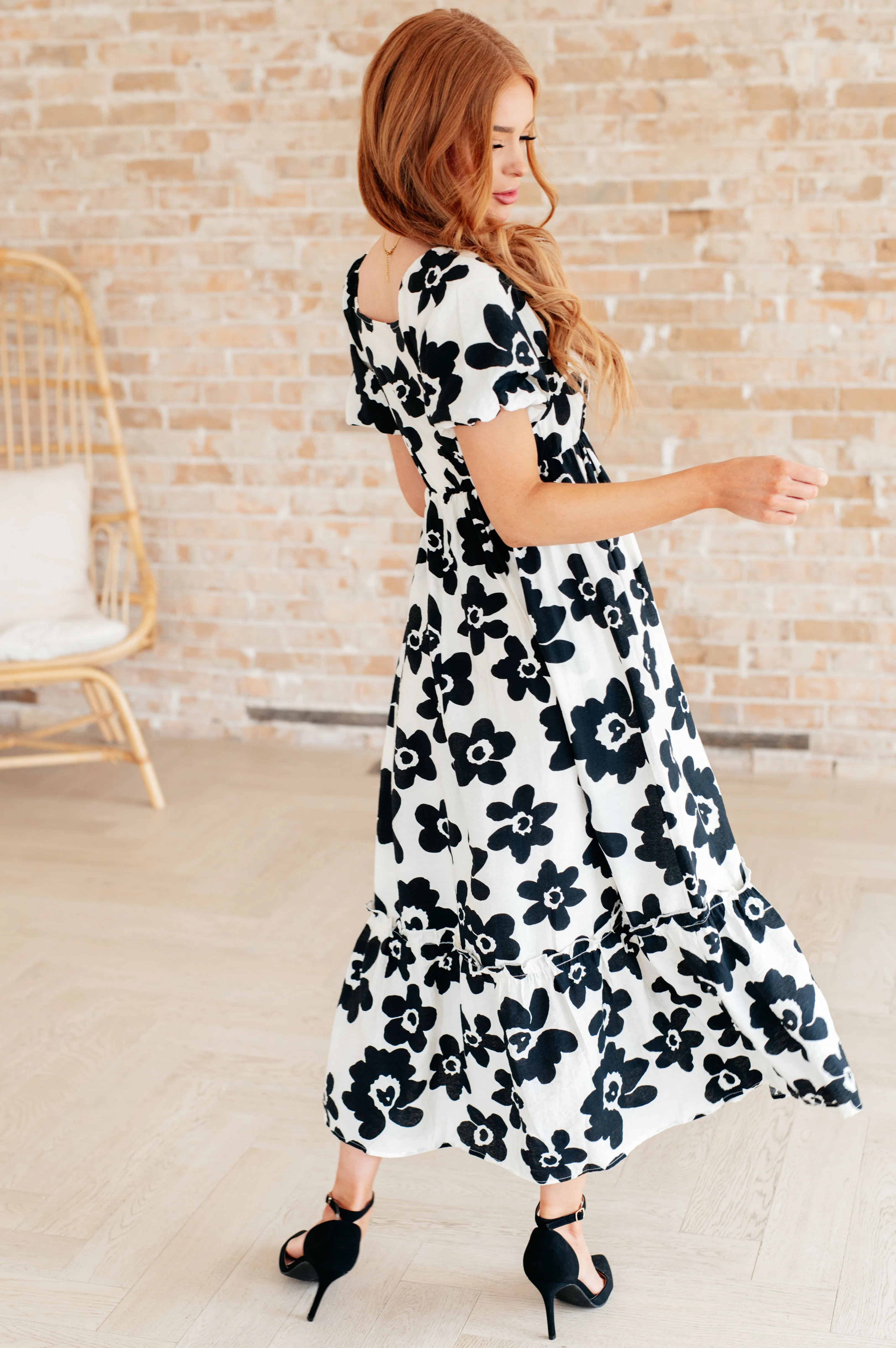 The Hot Topic Square Neck Floral Dress - 5/23/2024 - Image 7