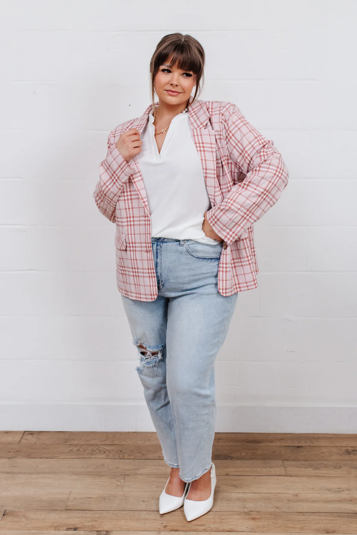 Thriving Top in White - 5/5/2022 - Image 2