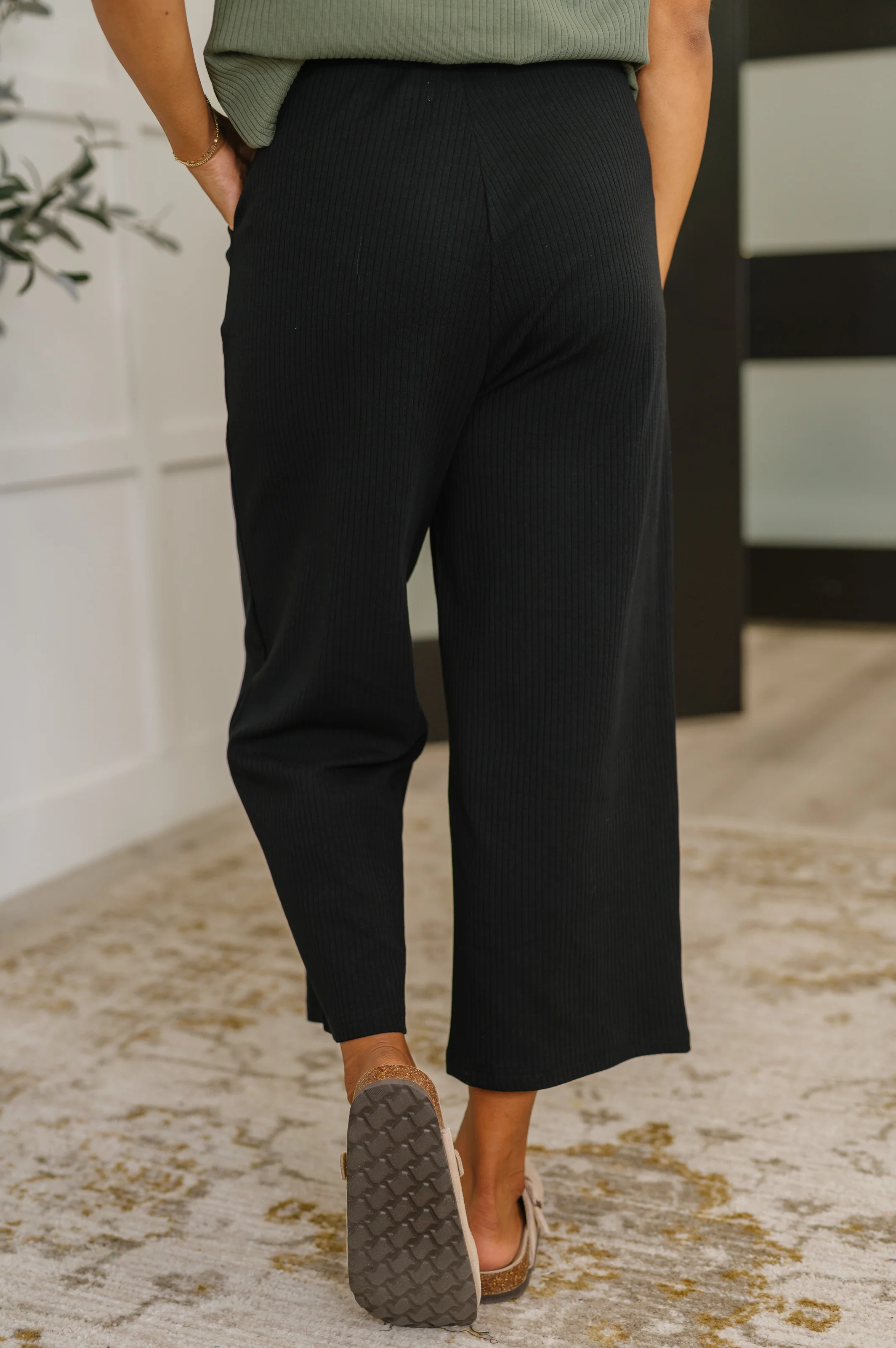 Thyme Culottes in Black - 9/12/2025 - Image 5