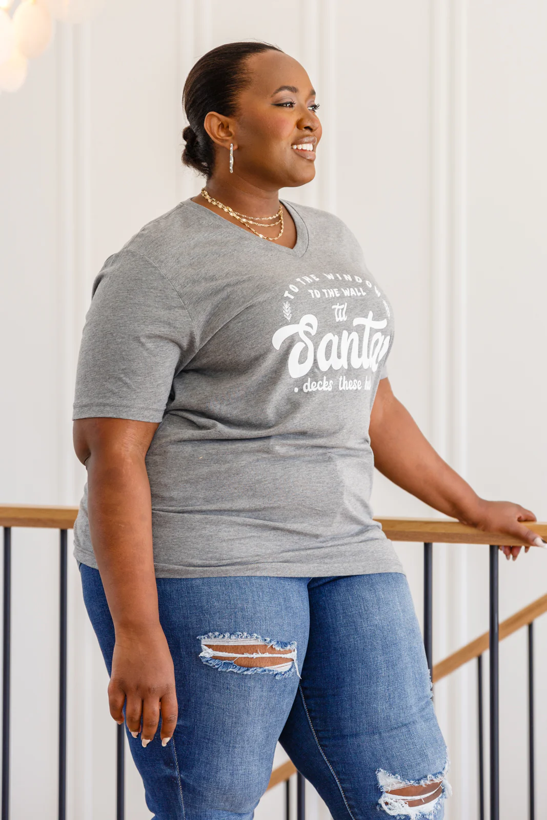 To The Window Graphic V Neck Tee In Gray - 11/15/2022 - Image 10