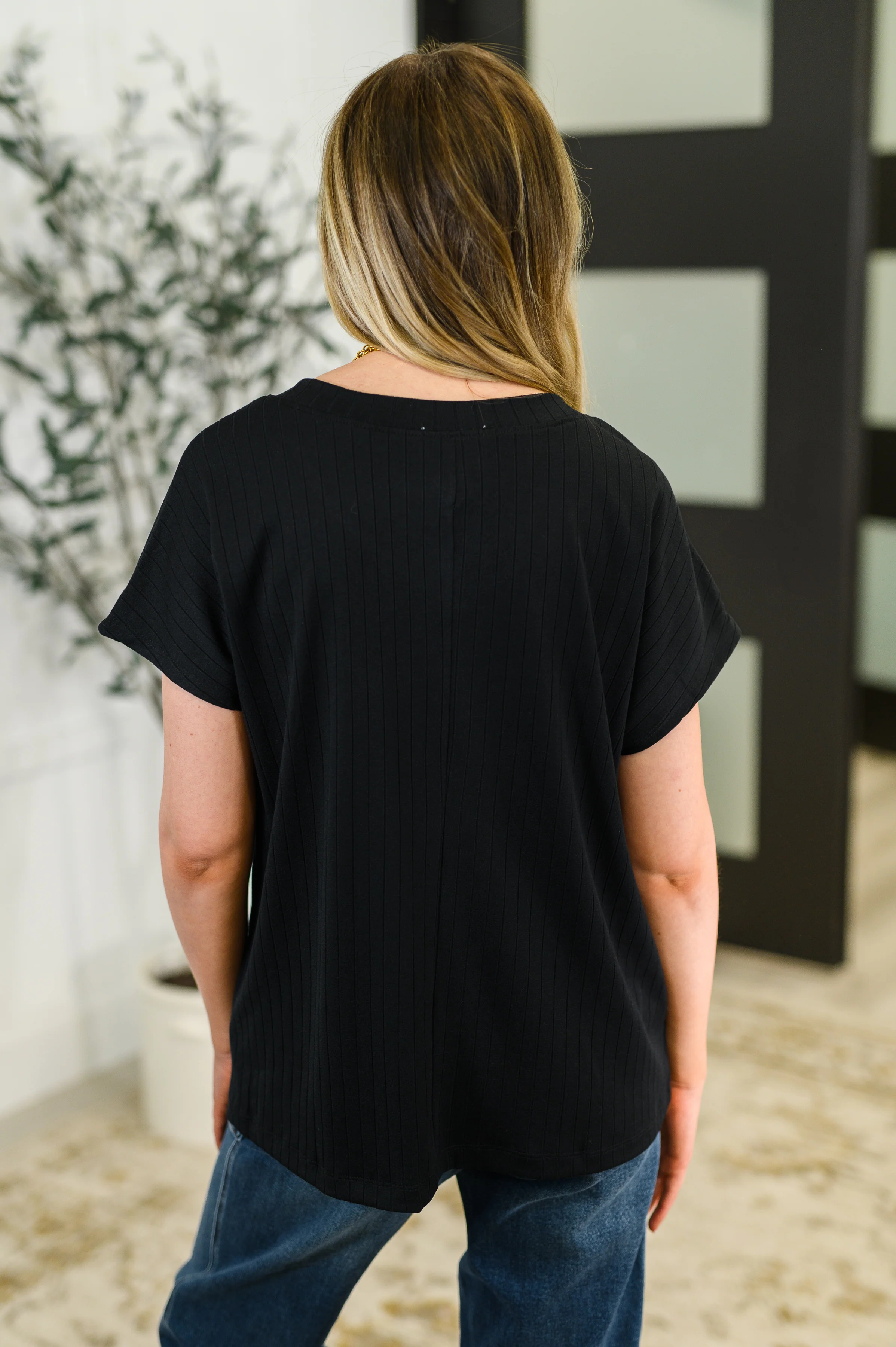 Top Shelf Basic V-Neck Ribbed Tee in Black - 6/17/2025 - Image 4