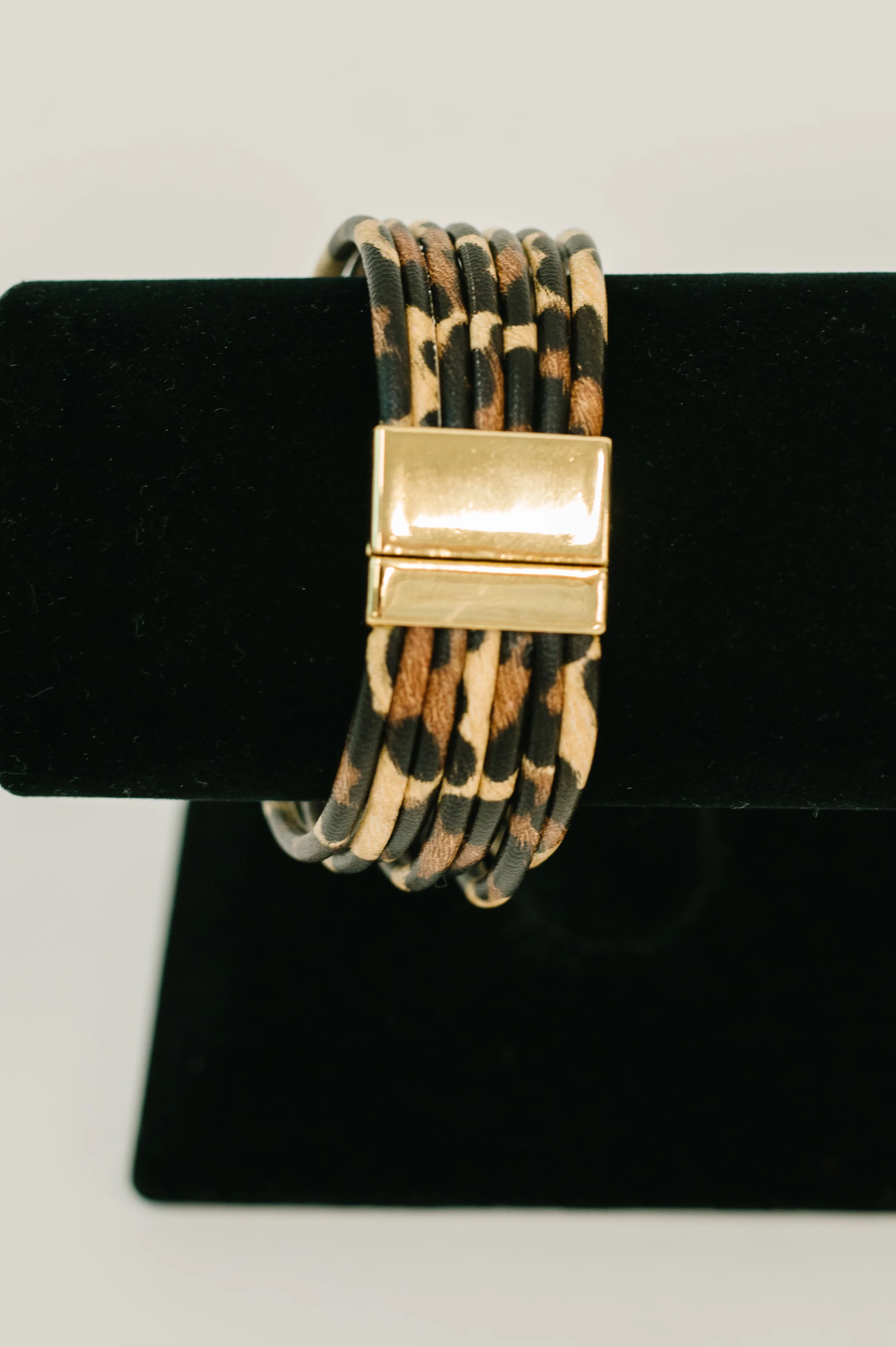 Untamed Edge Chunky Multilayered Bracelet - 12/9/2025 NEW - Image 4