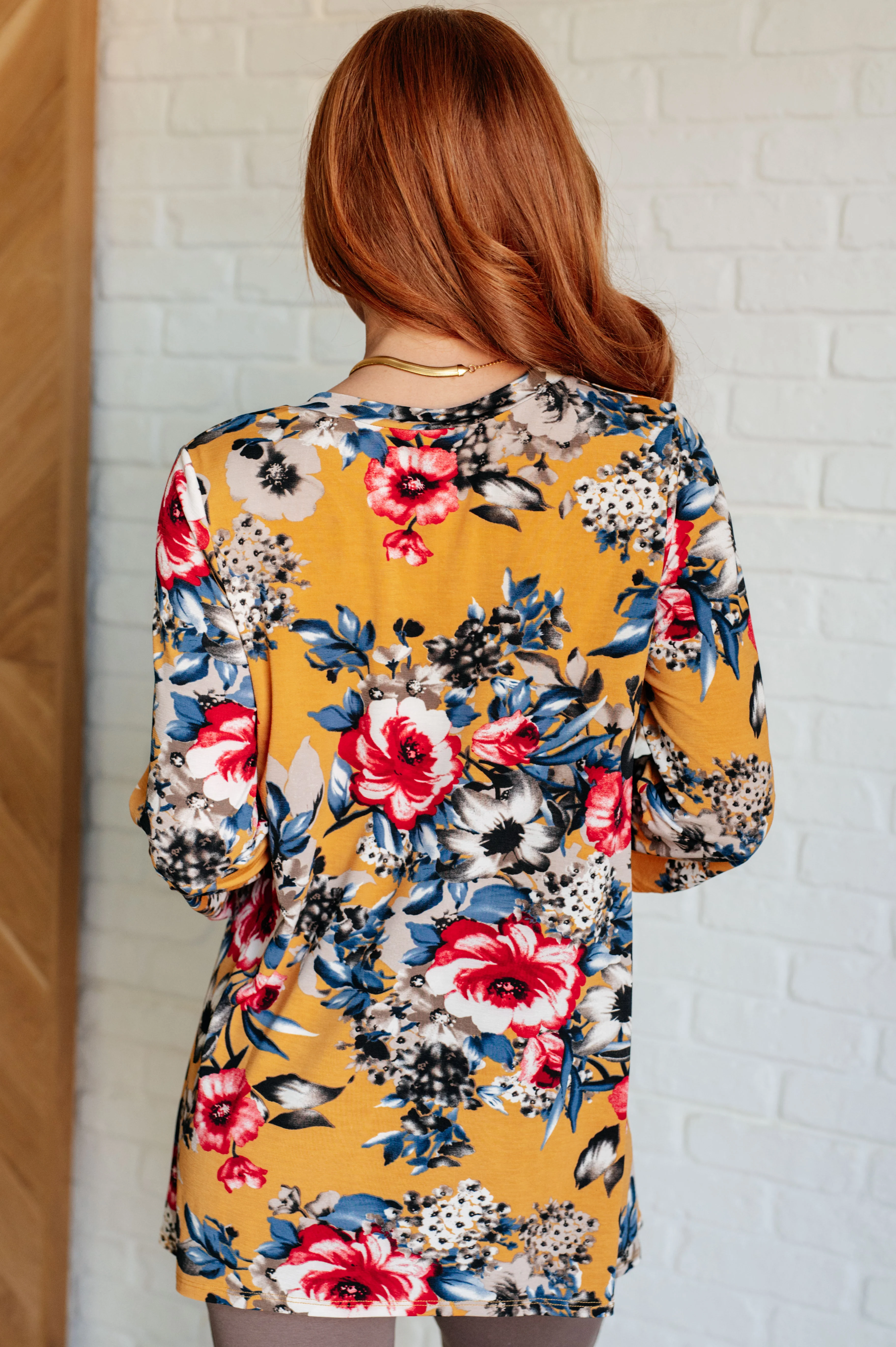 V-Neck Scoop Hem Top in Marigold Floral - 10/10/2024 - Image 9
