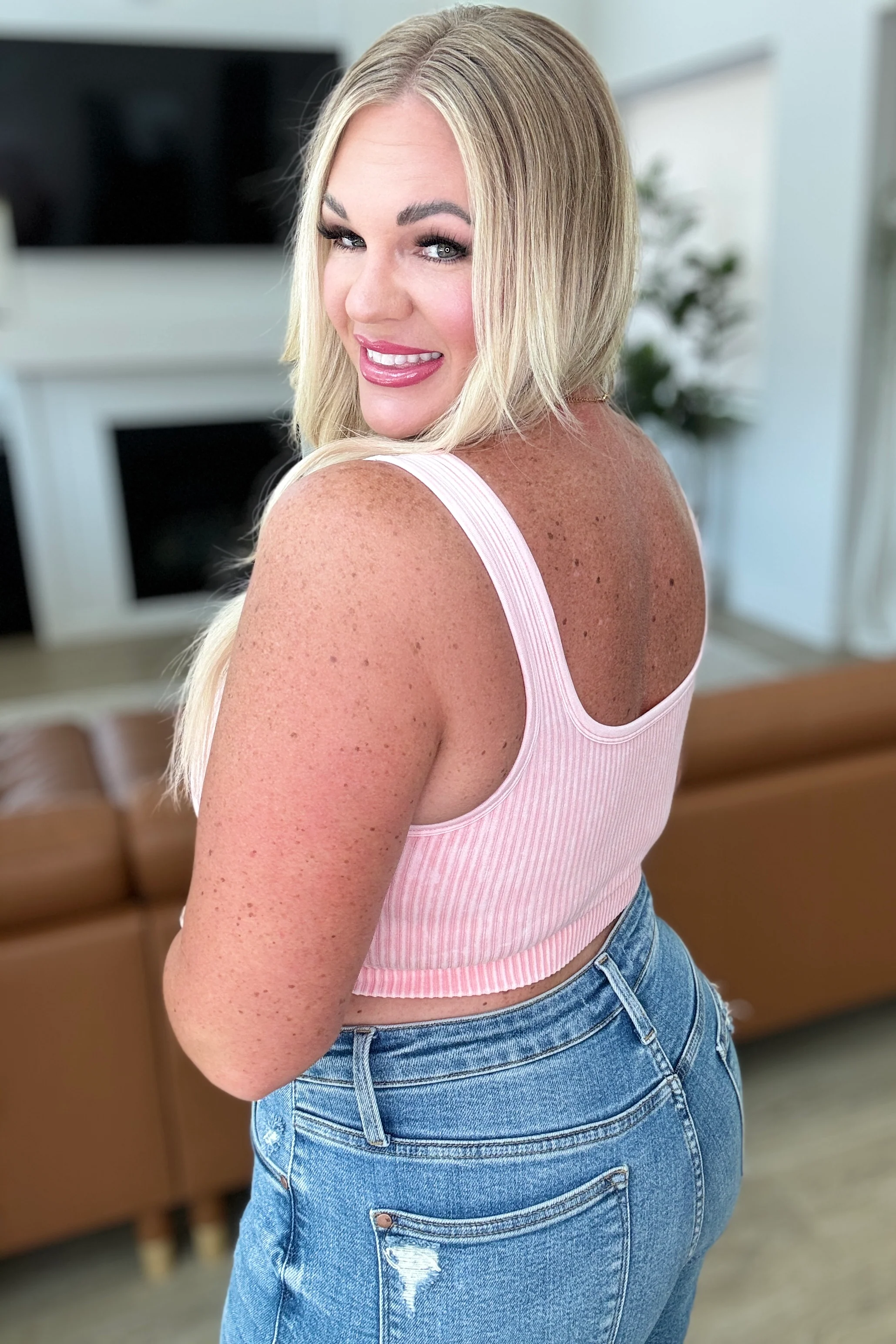 When and Where Reversible Ribbed Cropped Tank in Dusty Pink - 7/24/2024 - Image 4