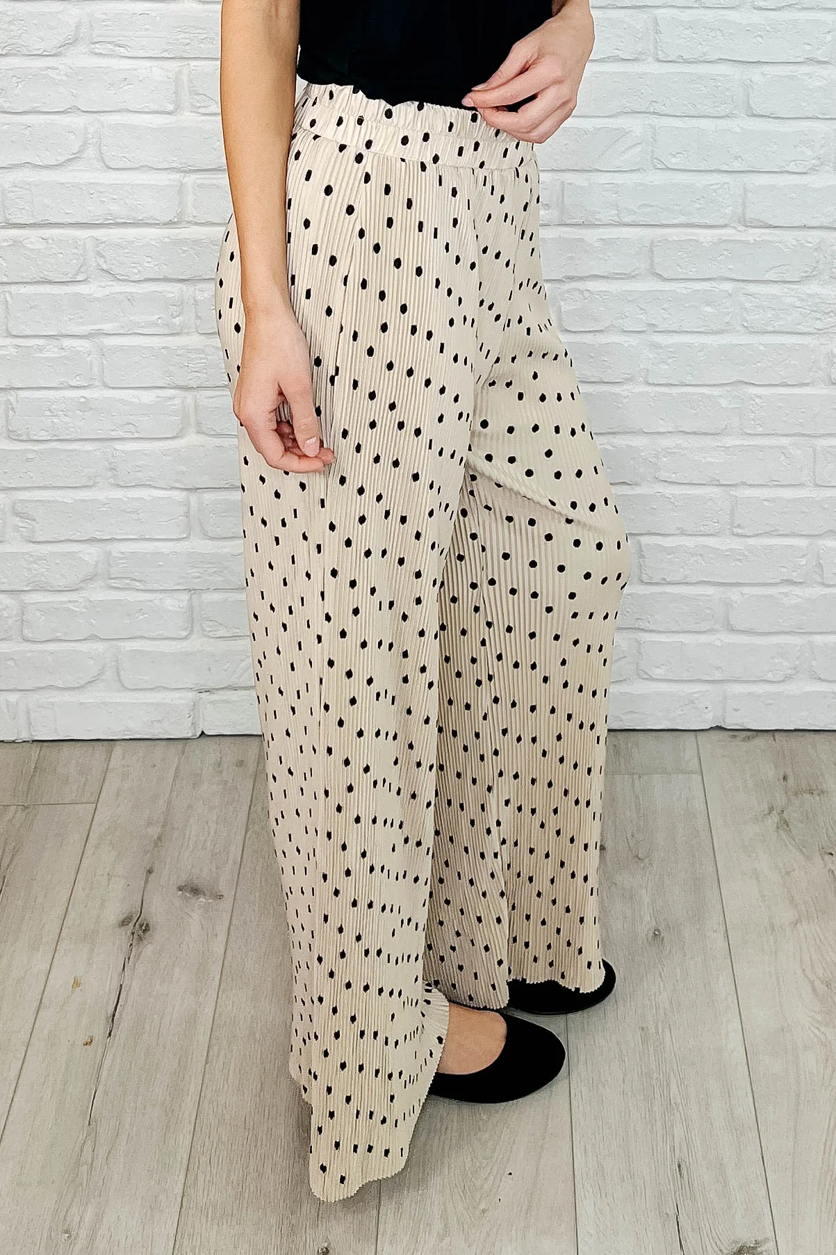 Working on Lounging Elastic Waist Bottoms in Khaki - 3/28/2025 - Image 3