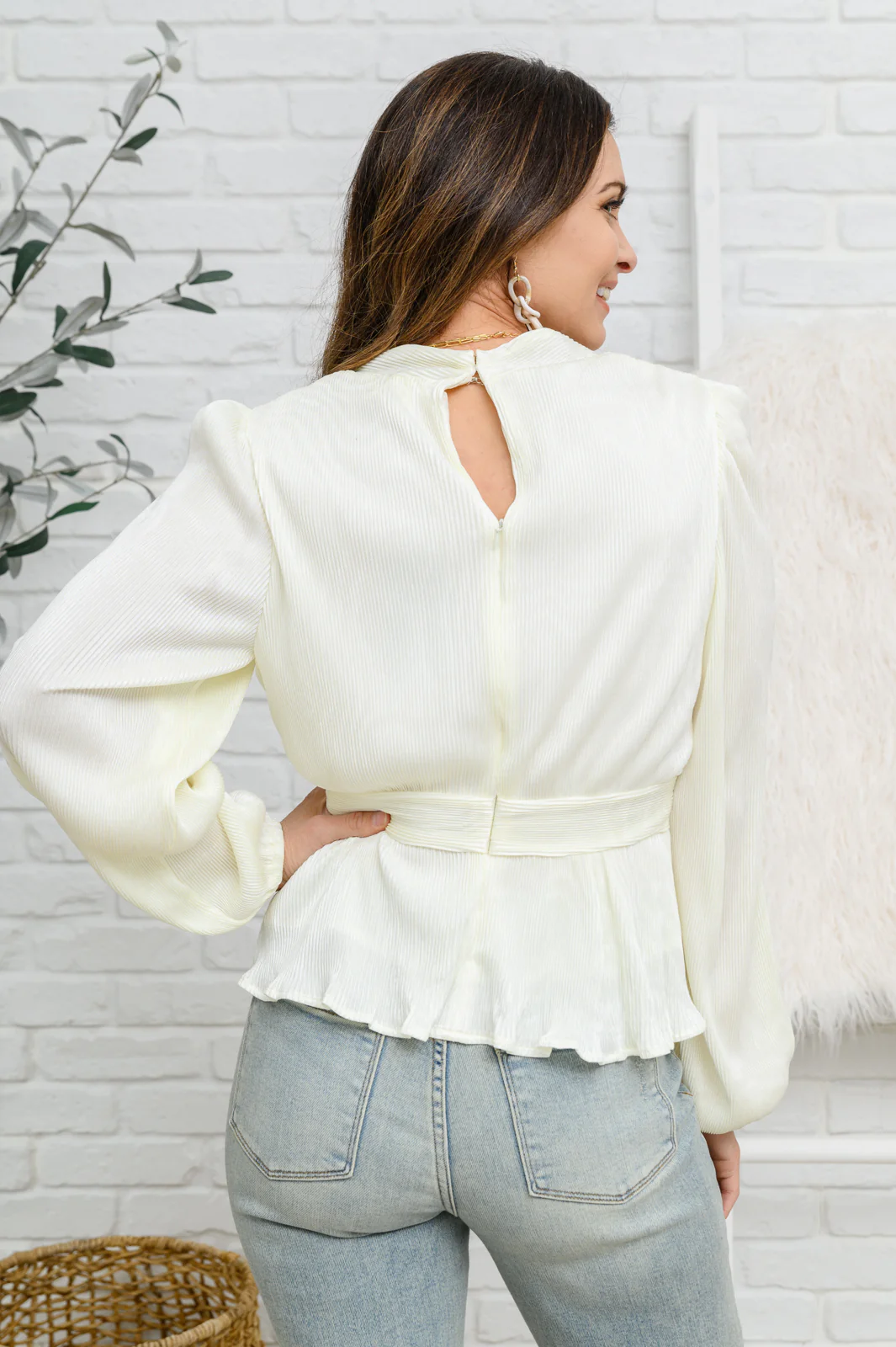 Xanidu Long Sleeve V Neck Blouse in White - 12/15/2022 - Image 2