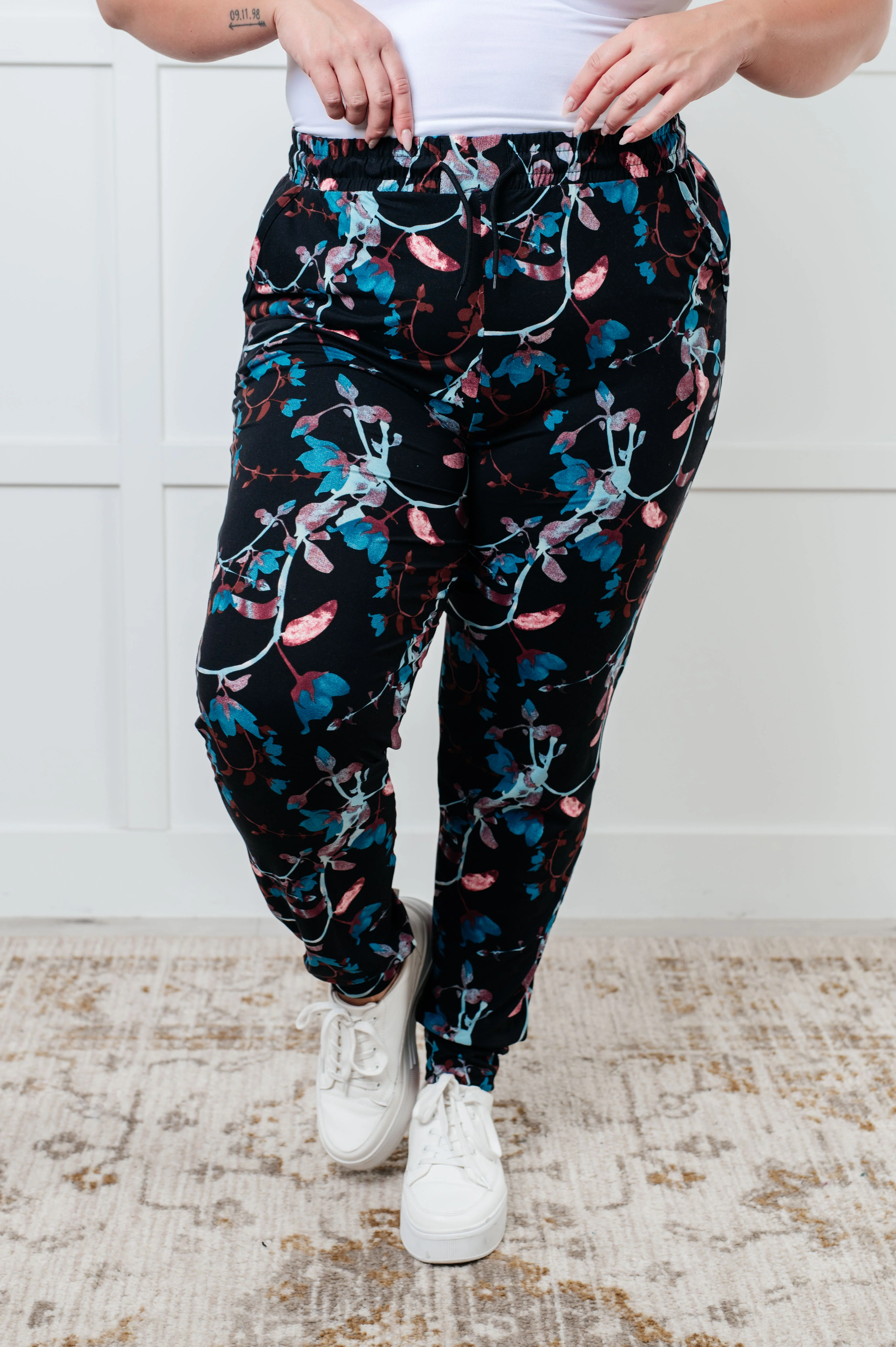 Your New Favorite Joggers in Luminescence Vine - 11/27/2024 - Image 5