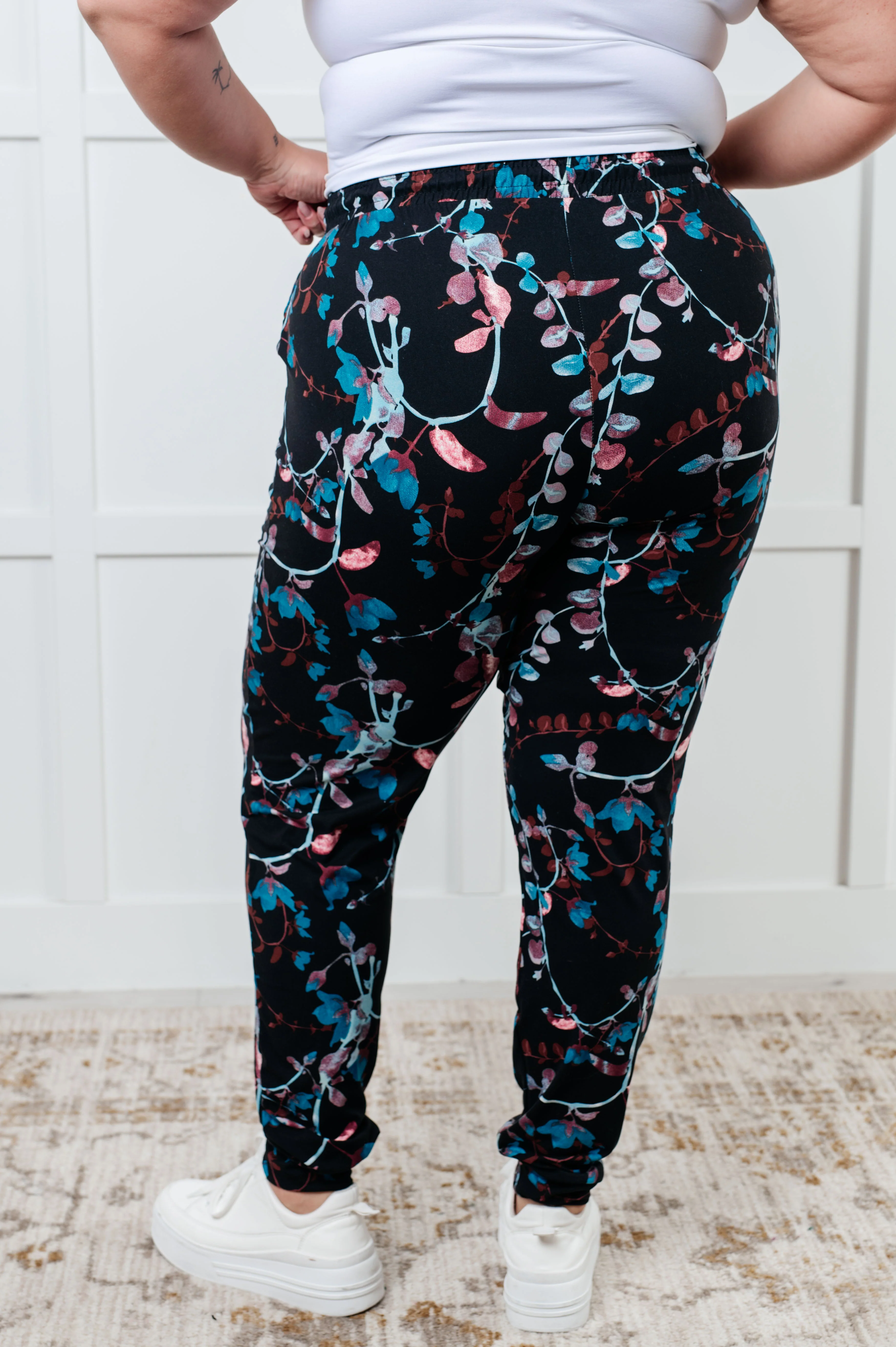Your New Favorite Joggers in Luminescence Vine - 11/27/2024 - Image 9